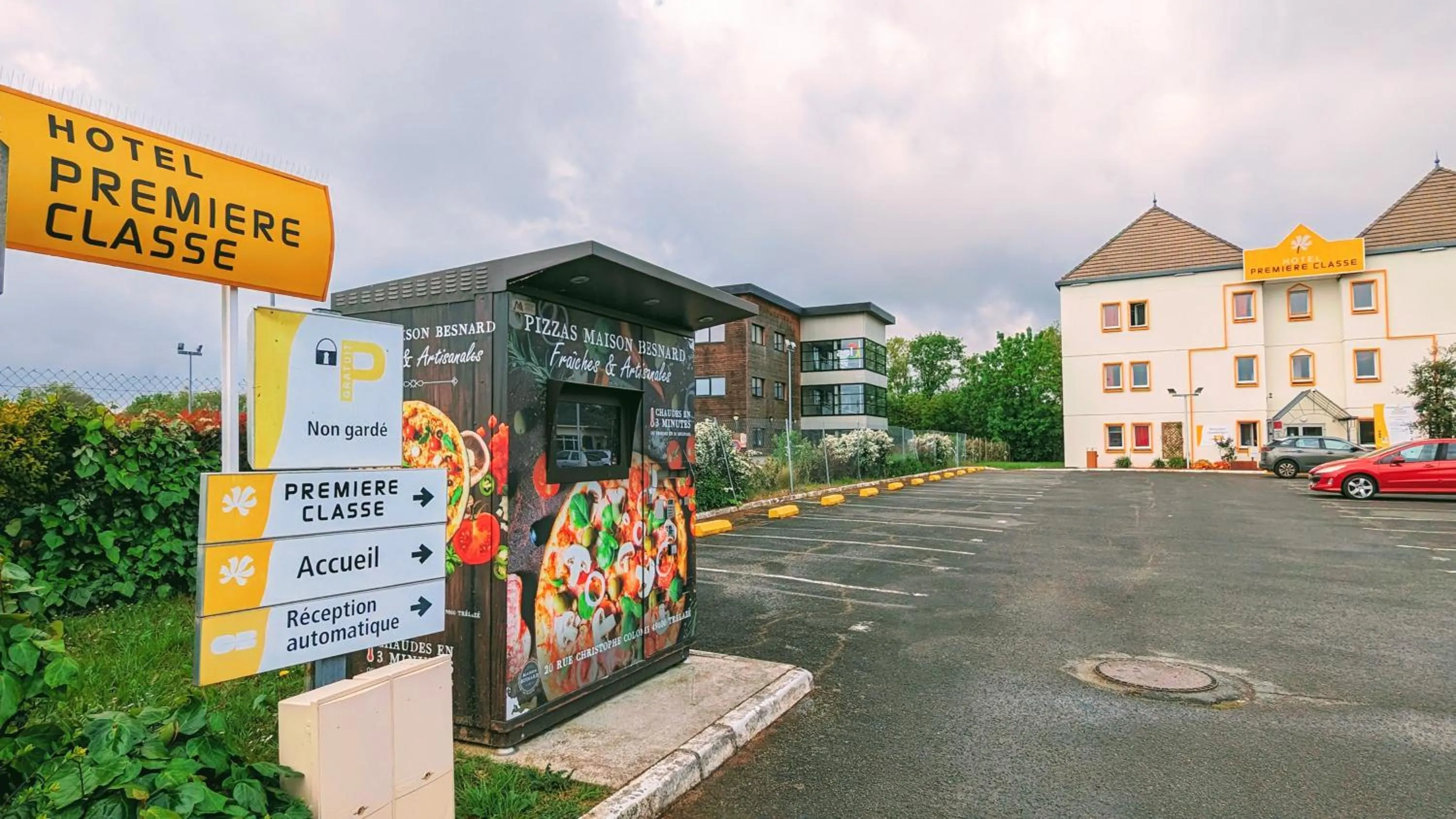 Property building in PREMIERE CLASSE ANGERS SUD Louvre Hotels group