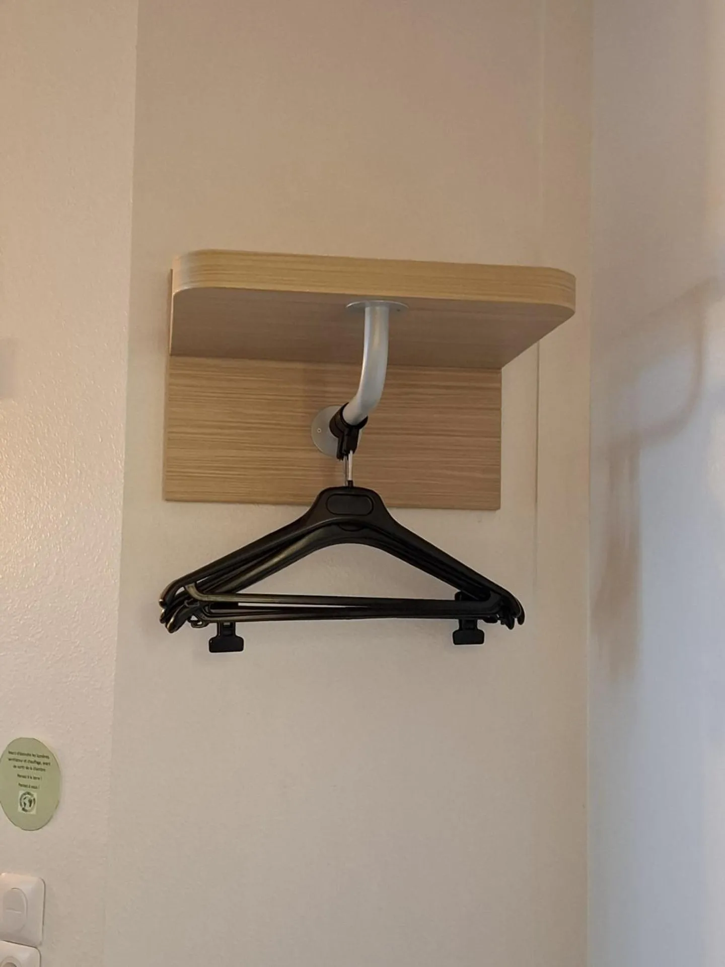 wardrobe in PREMIERE CLASSE ANGERS SUD Louvre Hotels group