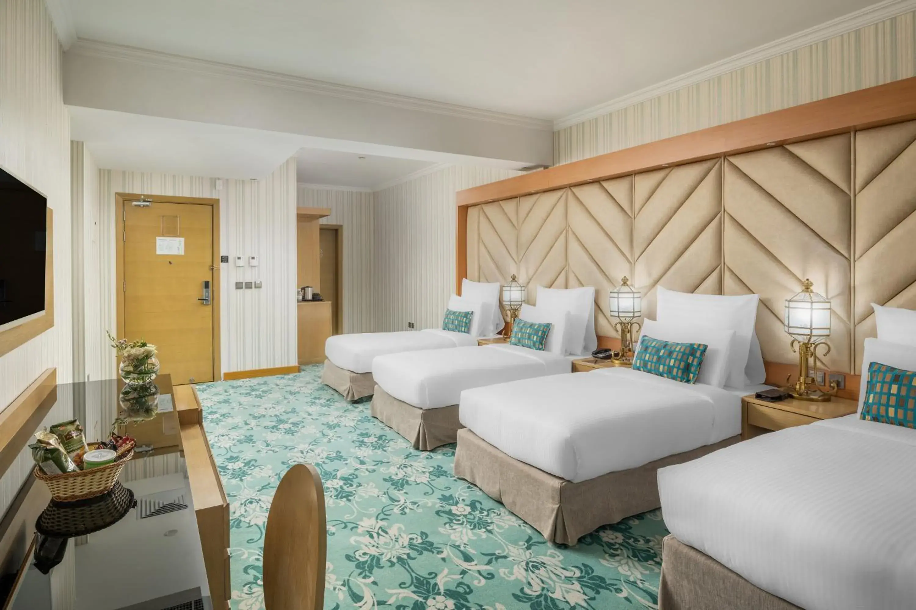 Standard Quadruple Room Haram View in Elaf Al Taqwa Hotel Standard Quadruple Room Haram View in Elaf Al Taqwa Hotel