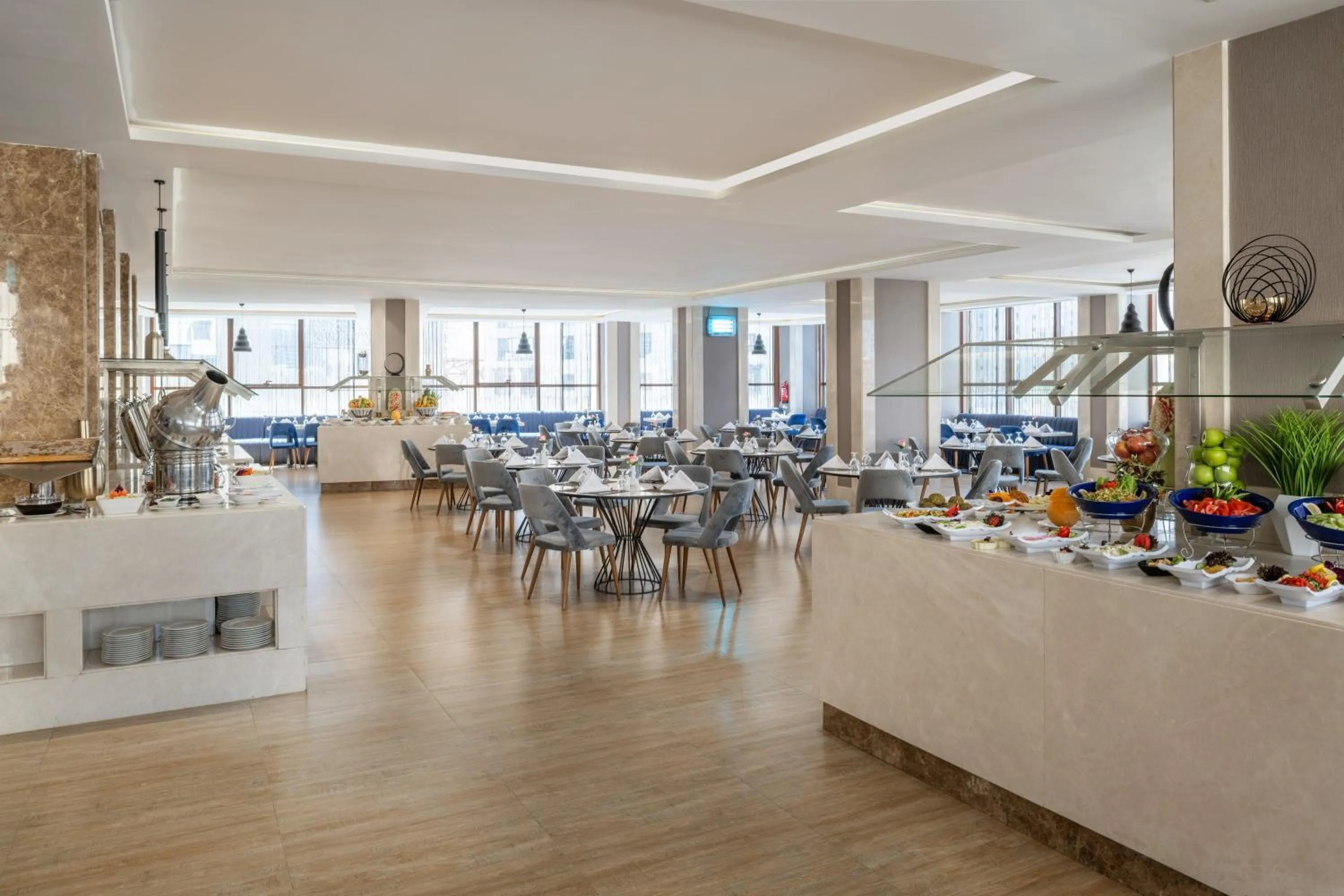 Restaurant/places to eat in Elaf Al Taqwa Hotel