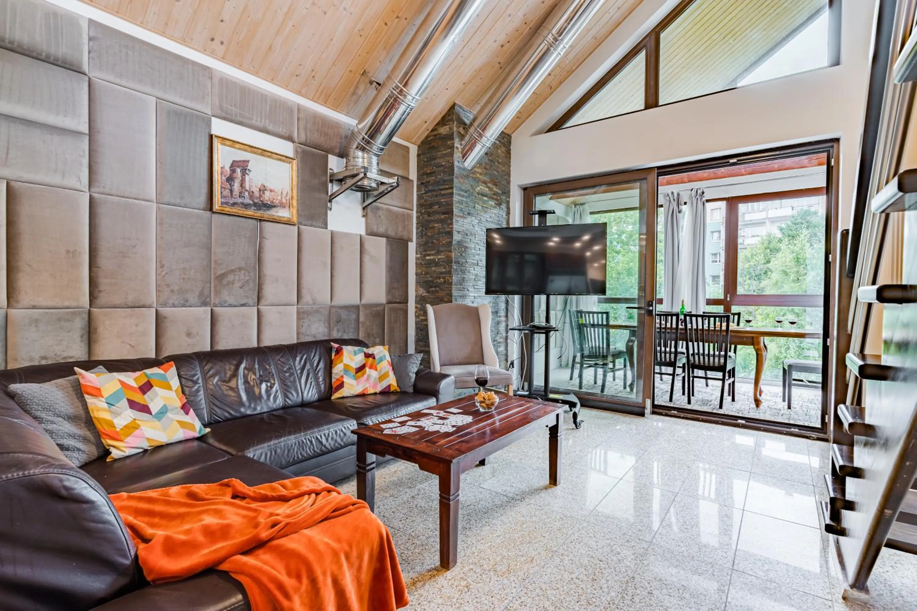 TV and multimedia in Rezydencja Wind Rose - luxury ApartHotel Gdansk