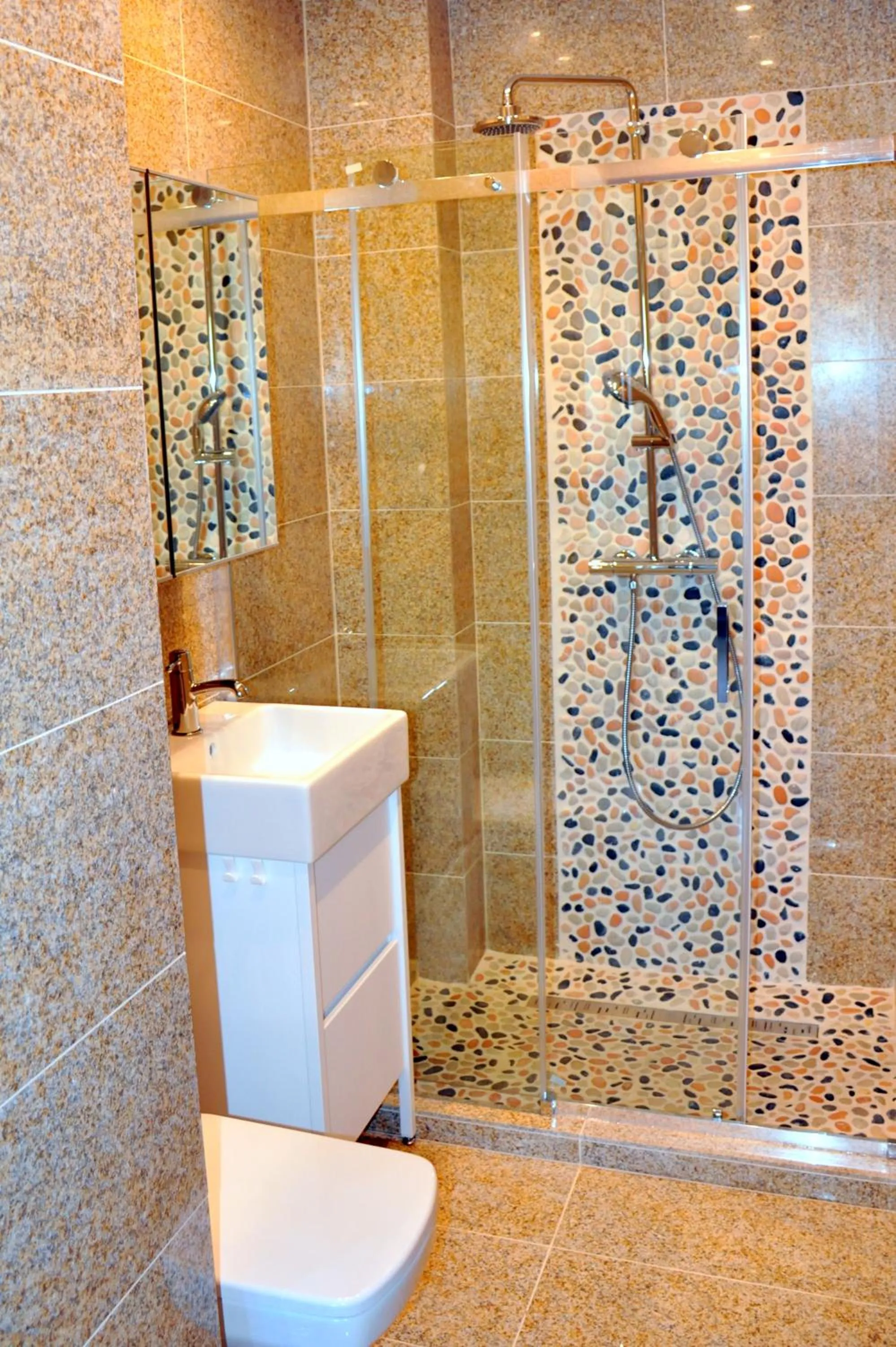 Toilet in Rezydencja Wind Rose - luxury ApartHotel Gdansk