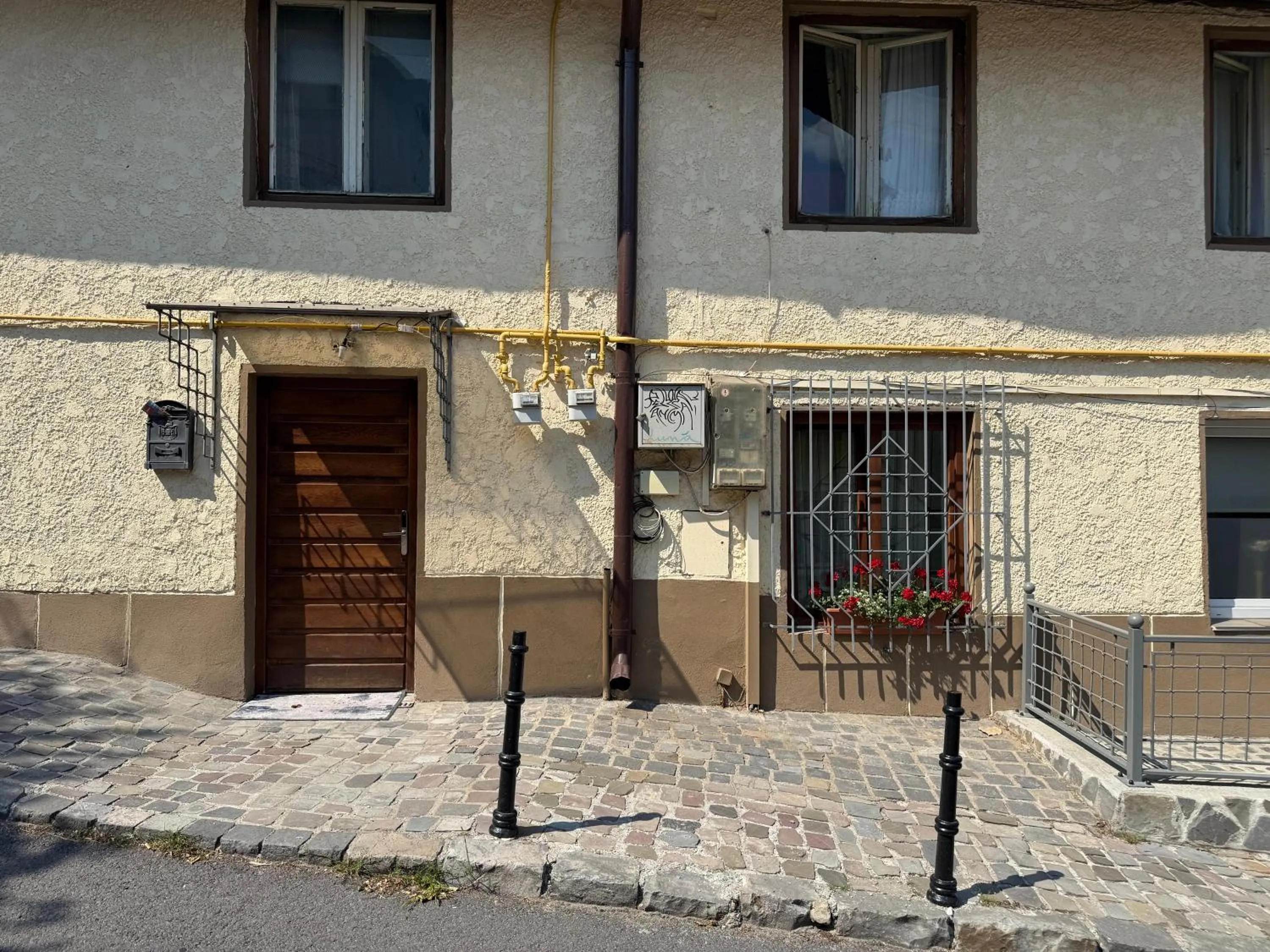 Property building in Pensiunea Casa Cranta