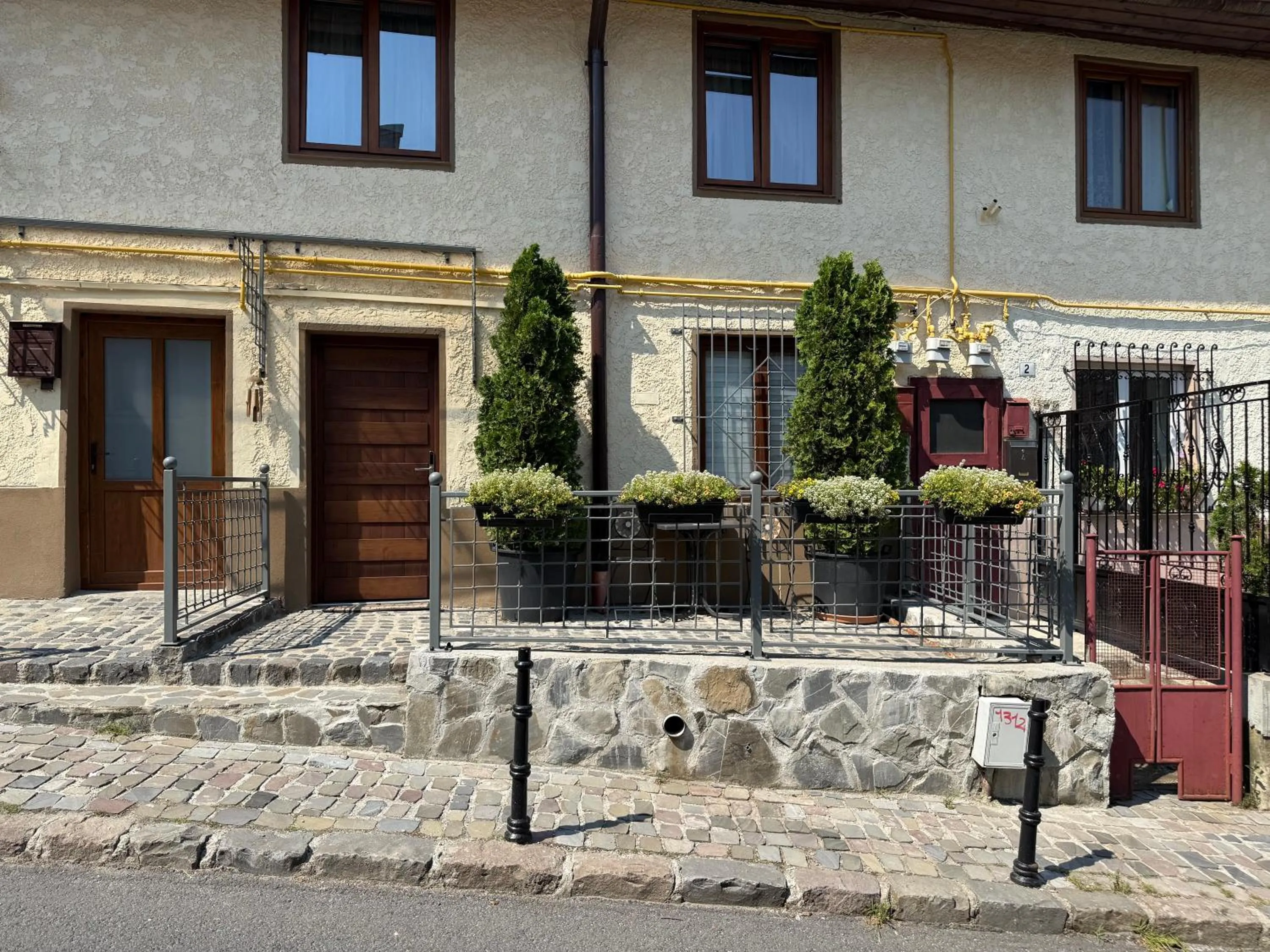 Property building in Pensiunea Casa Cranta