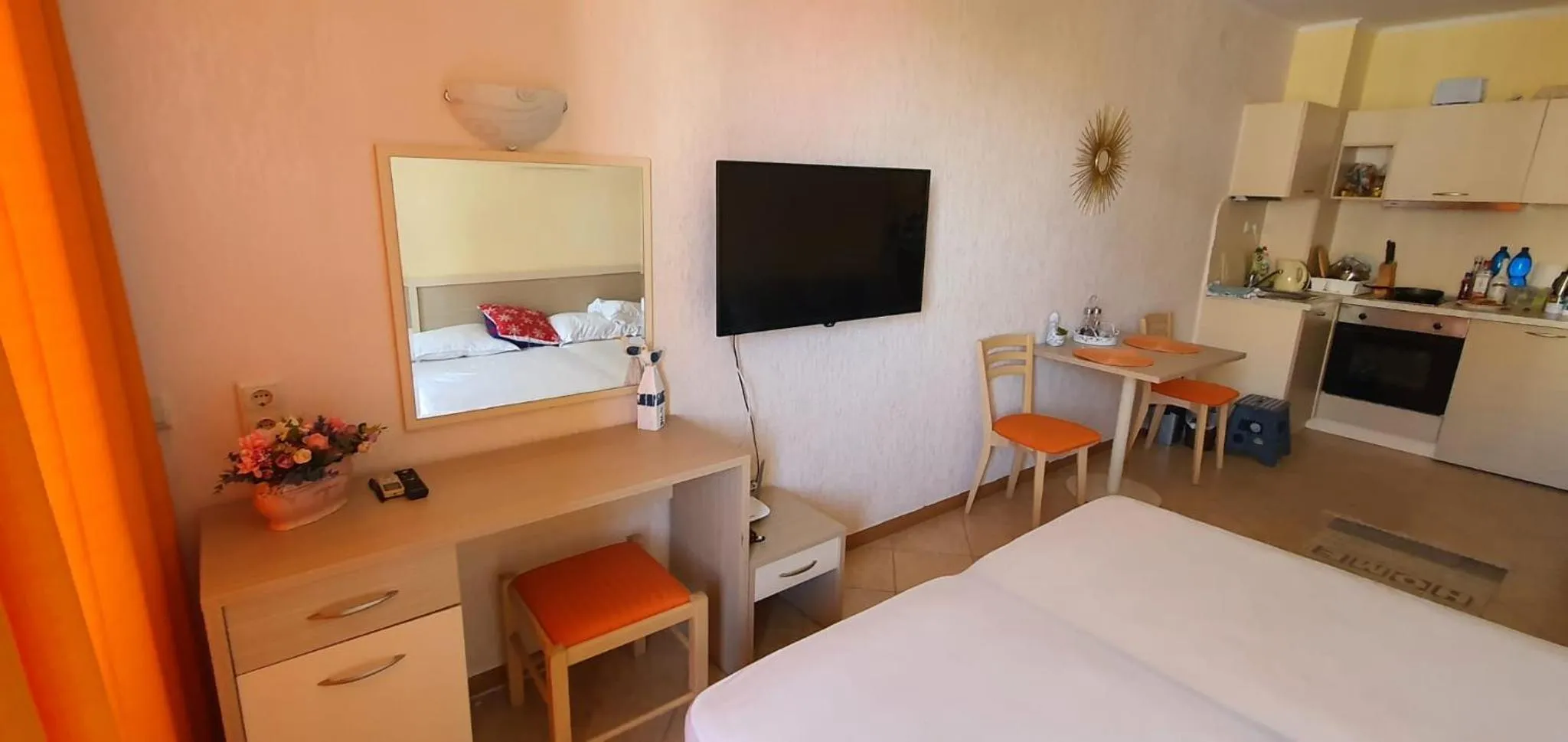 Photo of the whole room in Royal Sun premium apartment