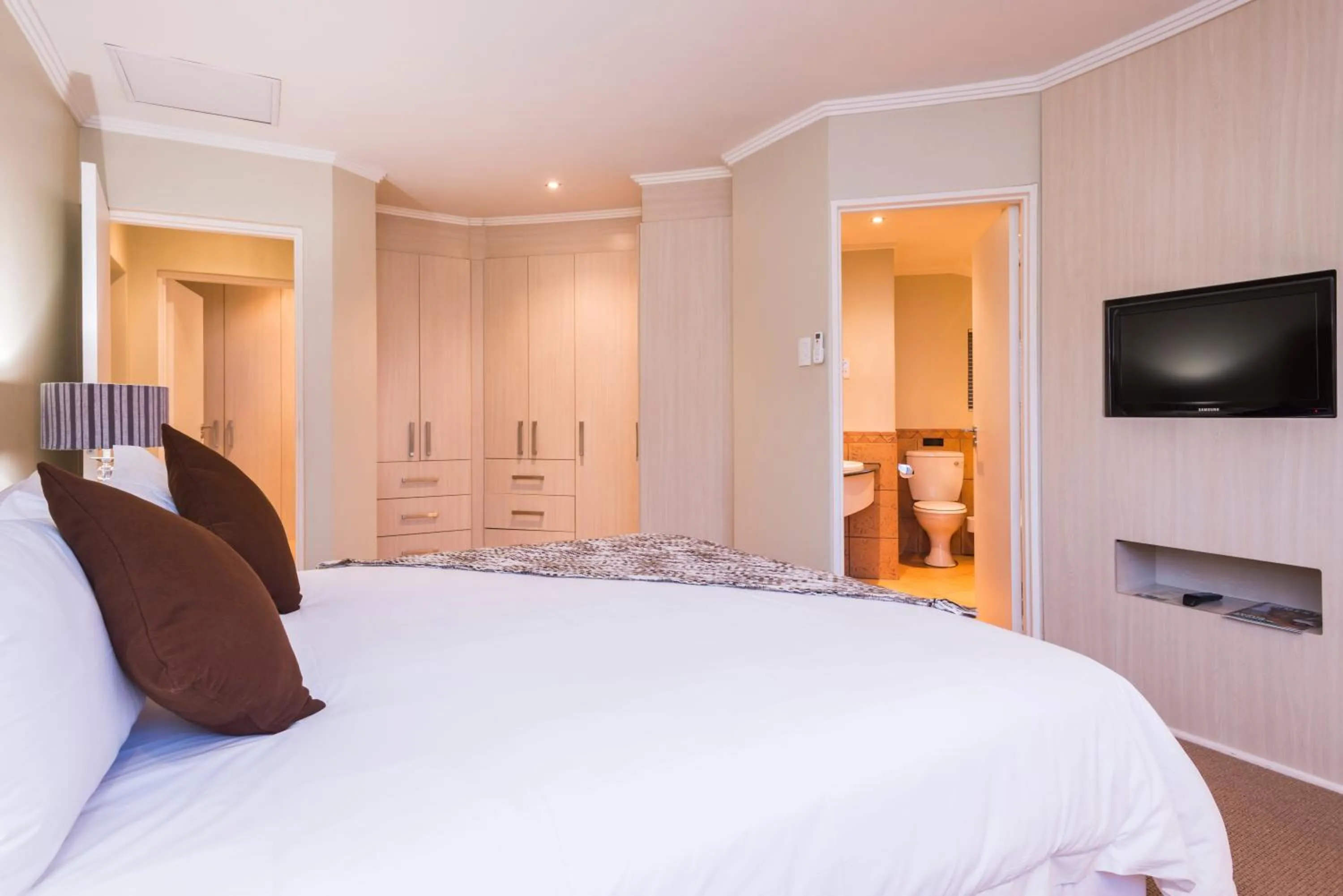 Photo of the whole room, Bed in aha Kopanong Hotel & Conference Centre