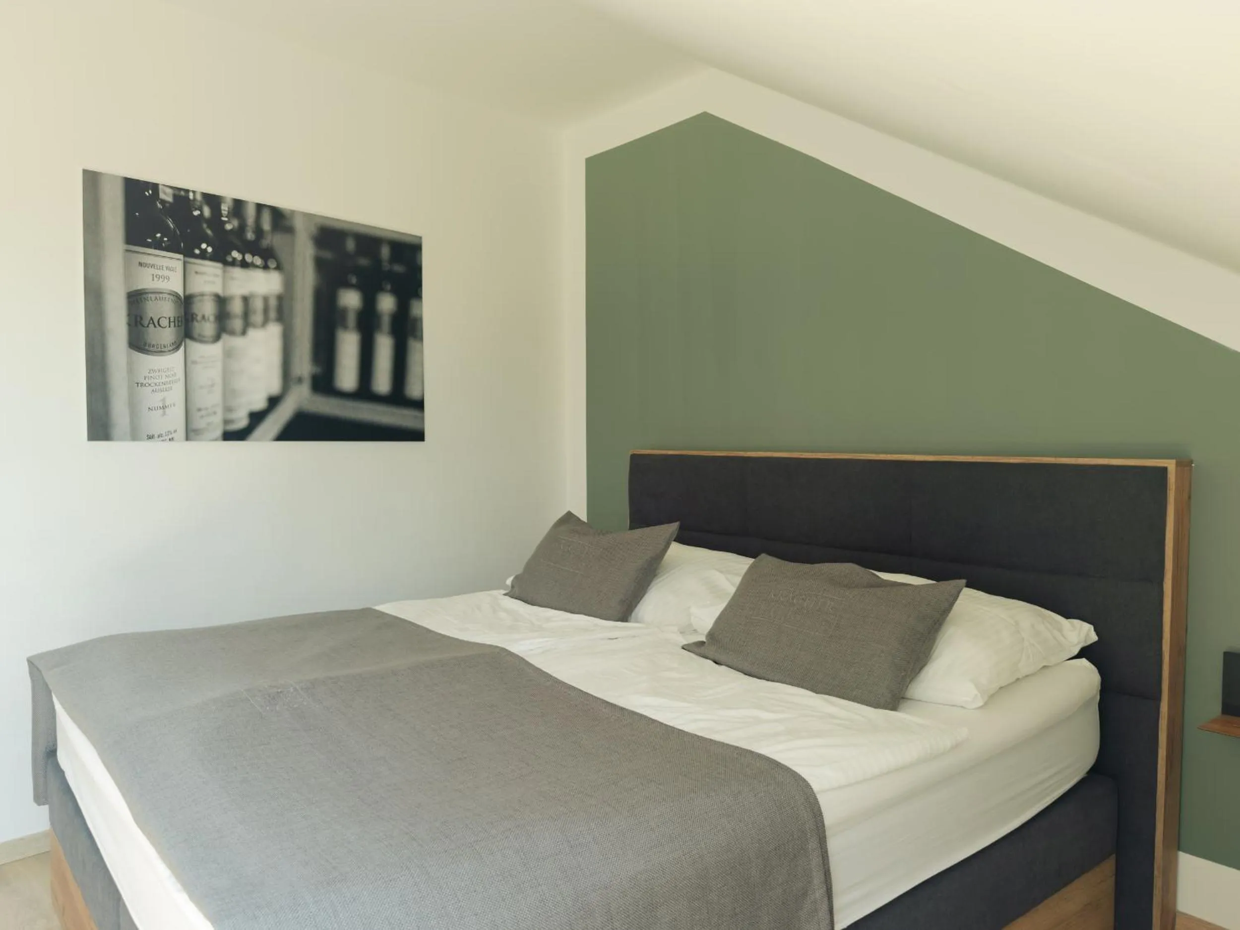Photo of the whole room, Bed in Kracher Hotel Doppelzimmer - inklusive Pool