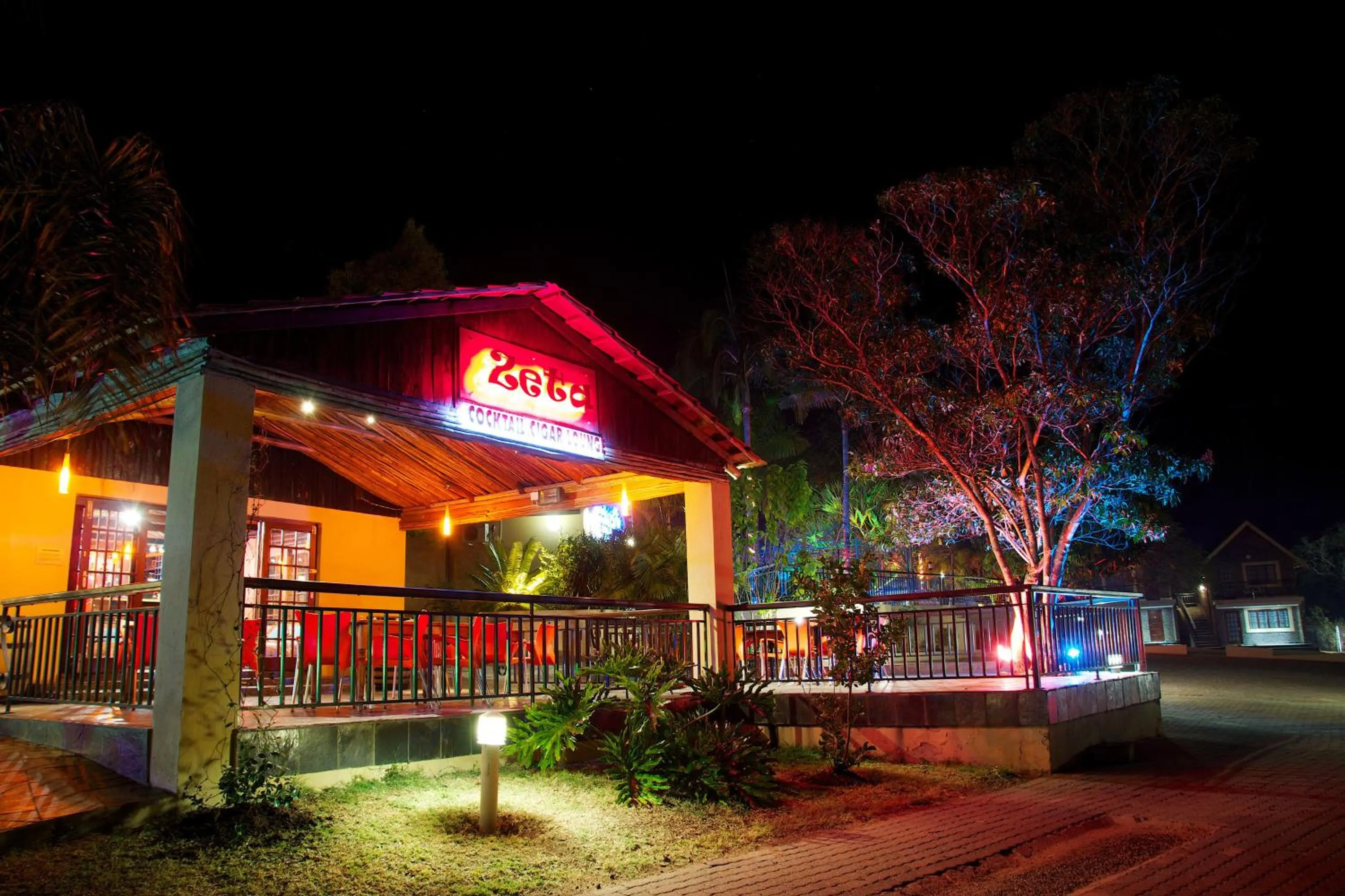 Facade/entrance in Destiny Lodge