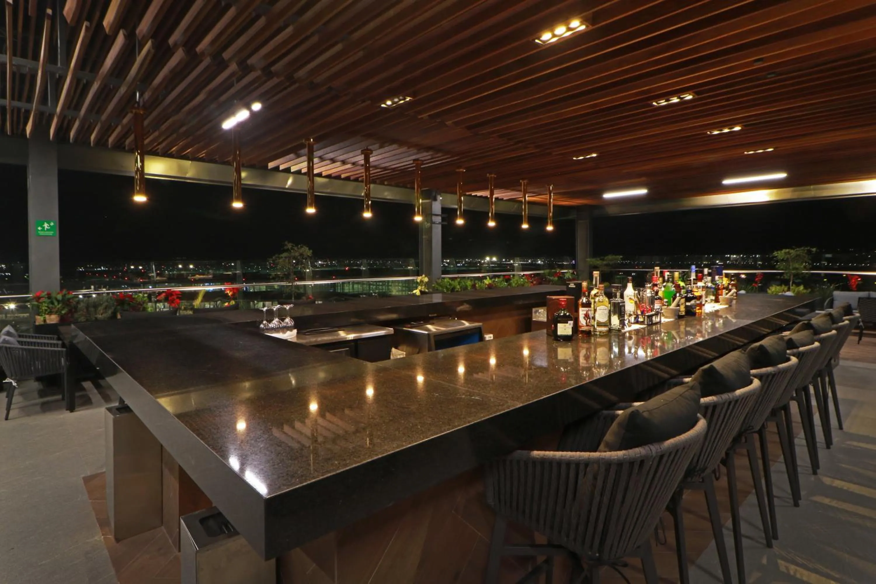 Restaurant/places to eat in Holiday Inn & Suites - Mexico Felipe Angeles Airport by IHG