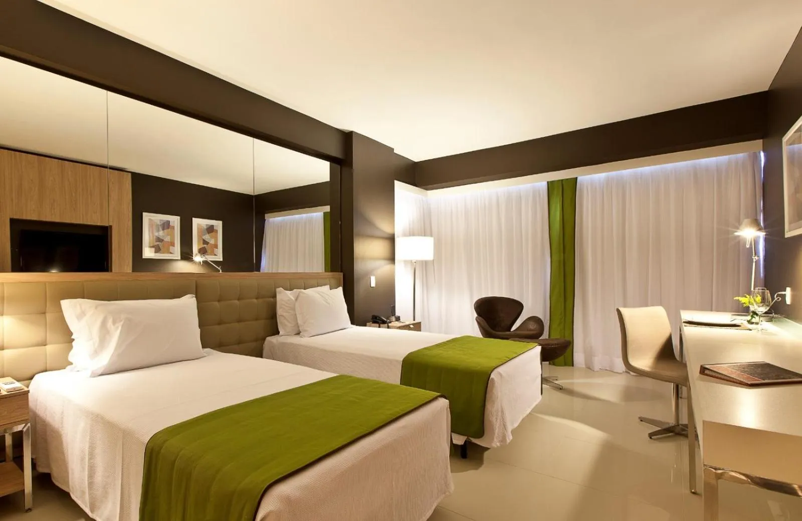 Bed in eSuites Savassi Toscanini