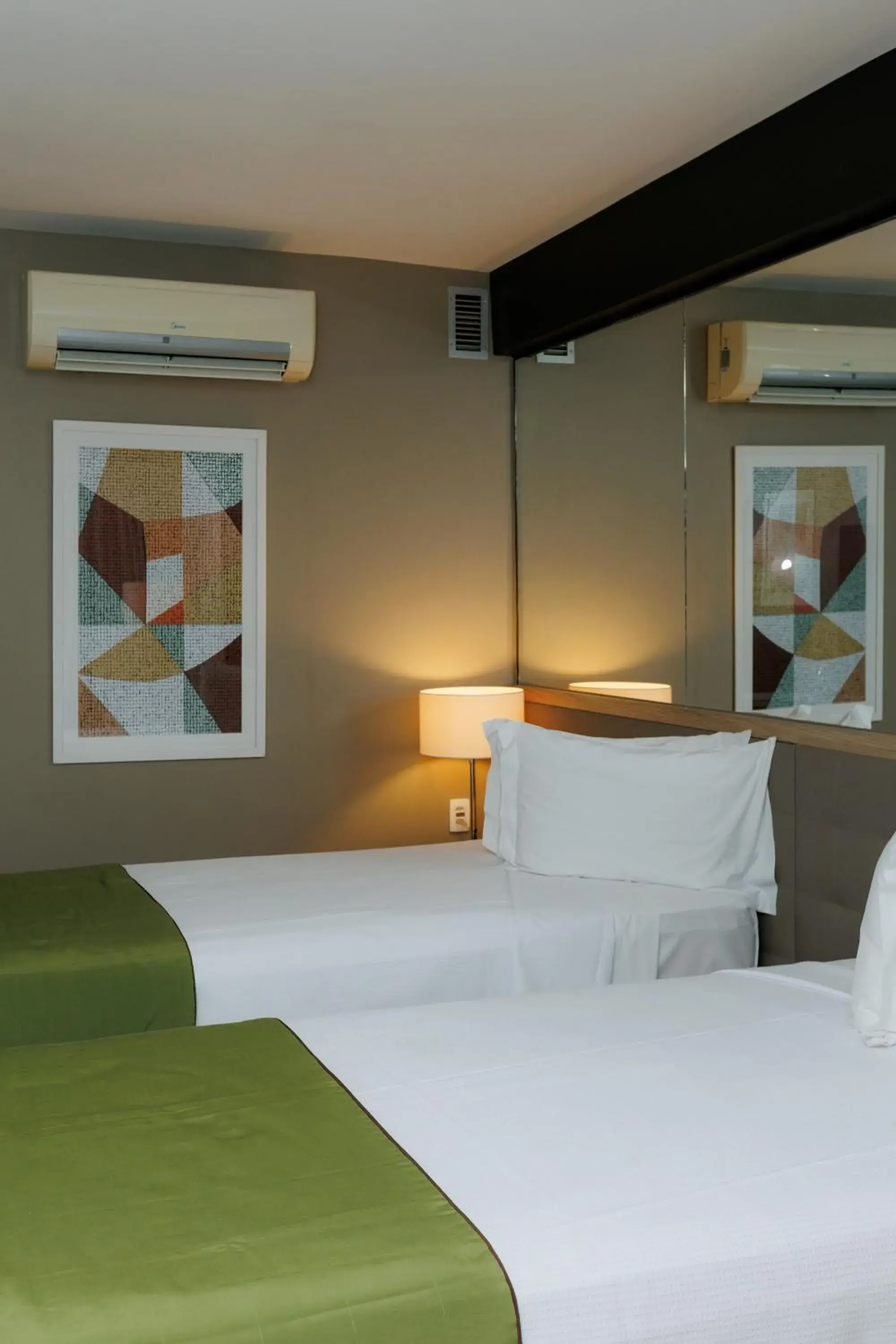 Superior Triple Room in eSuites Savassi Toscanini Superior Triple Room in eSuites Savassi Toscanini