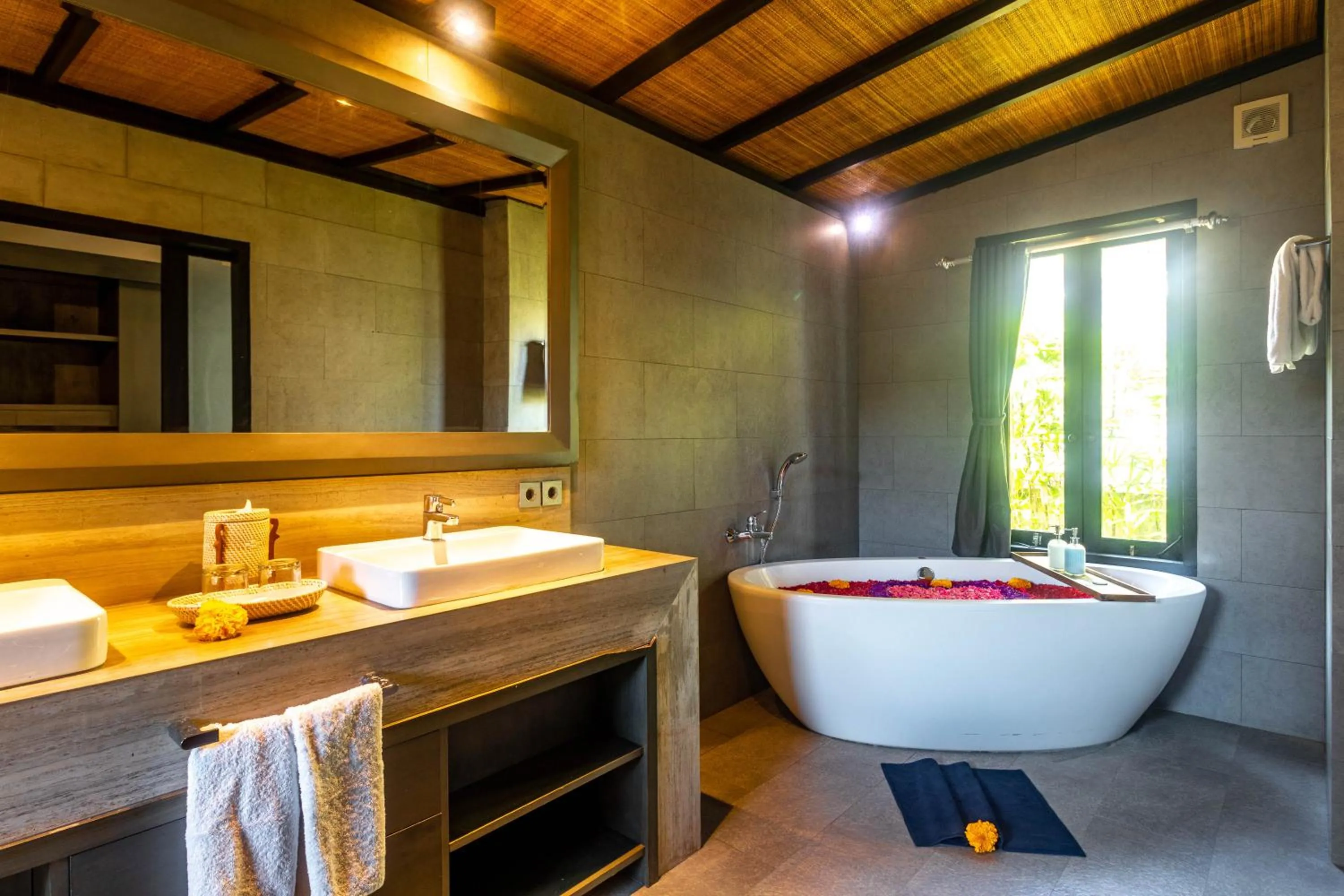 Bathroom in Surya Melasti Beach Villa