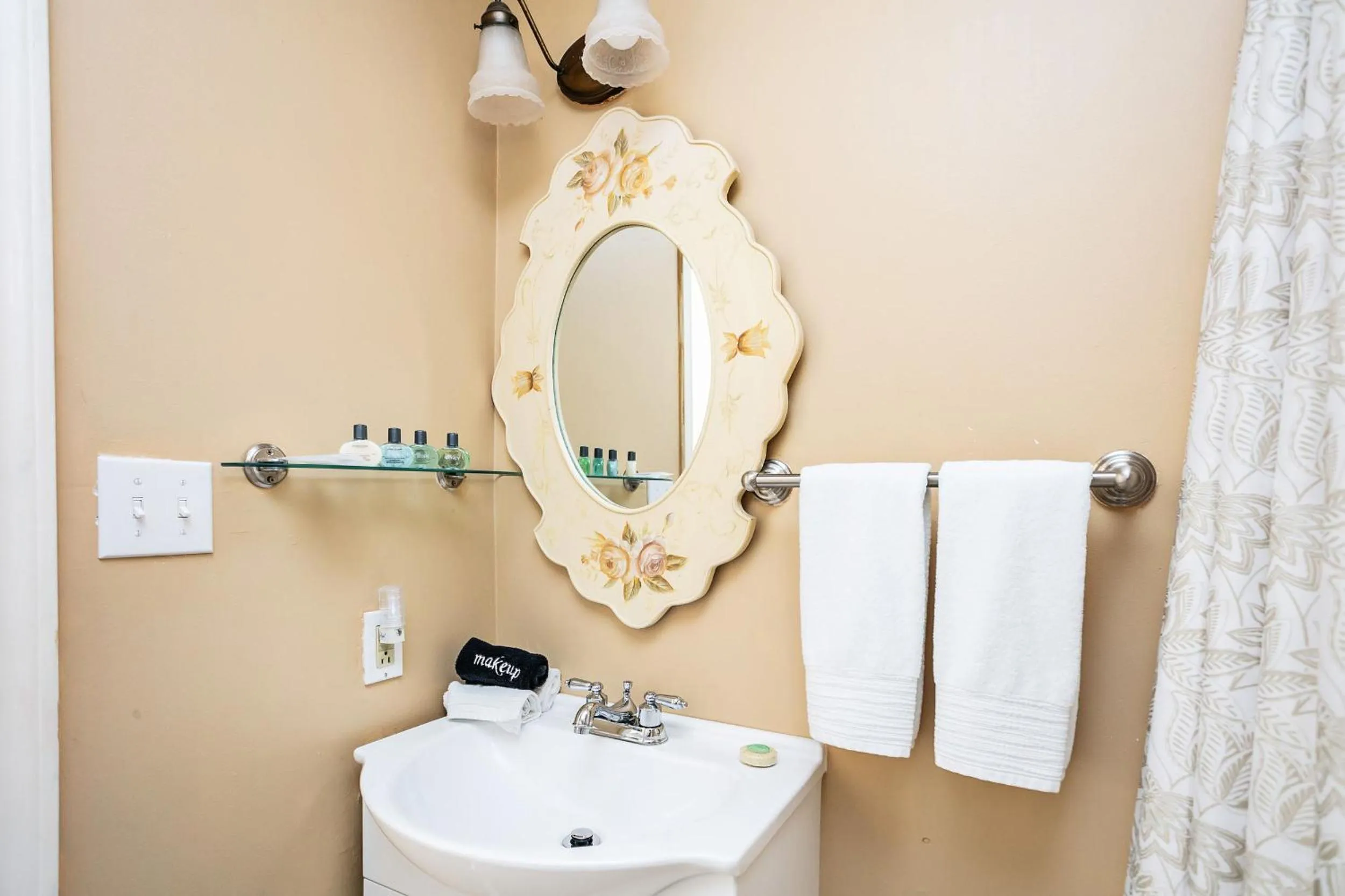 Maple Hill Manor Bed & Breakfast