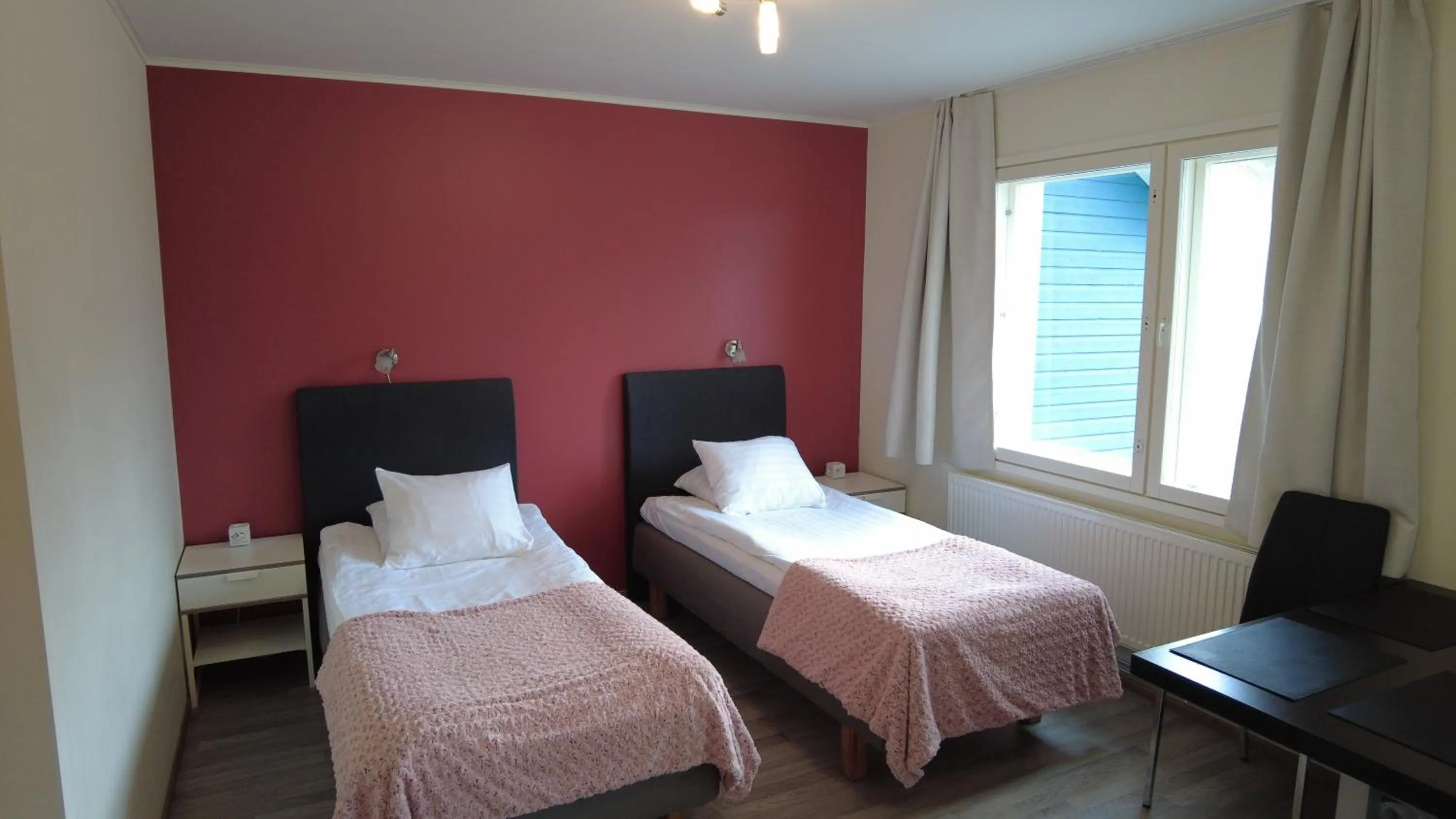 Photo of the whole room, Bed in Lapin Satu