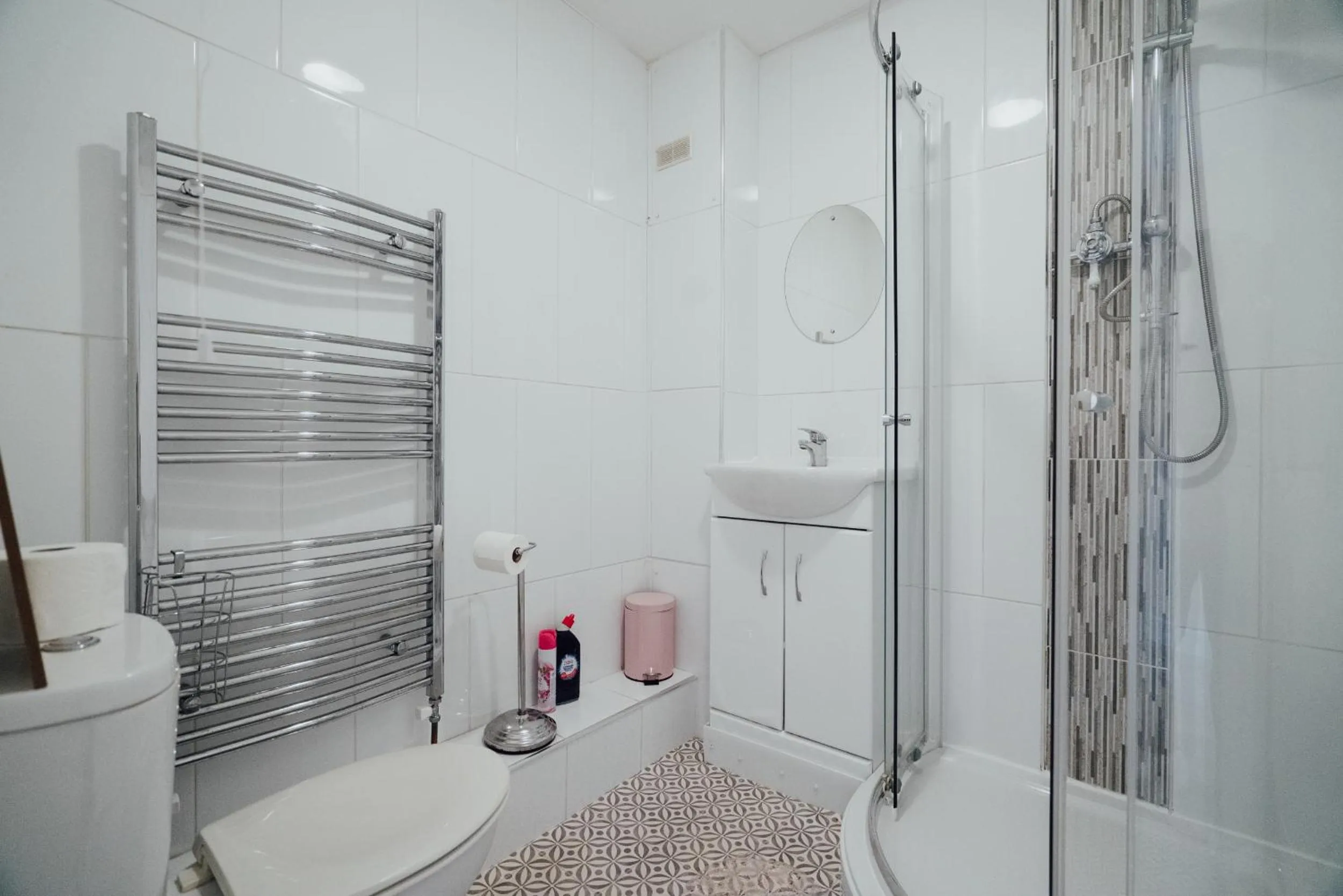 Bathroom in Bellengers Apartments