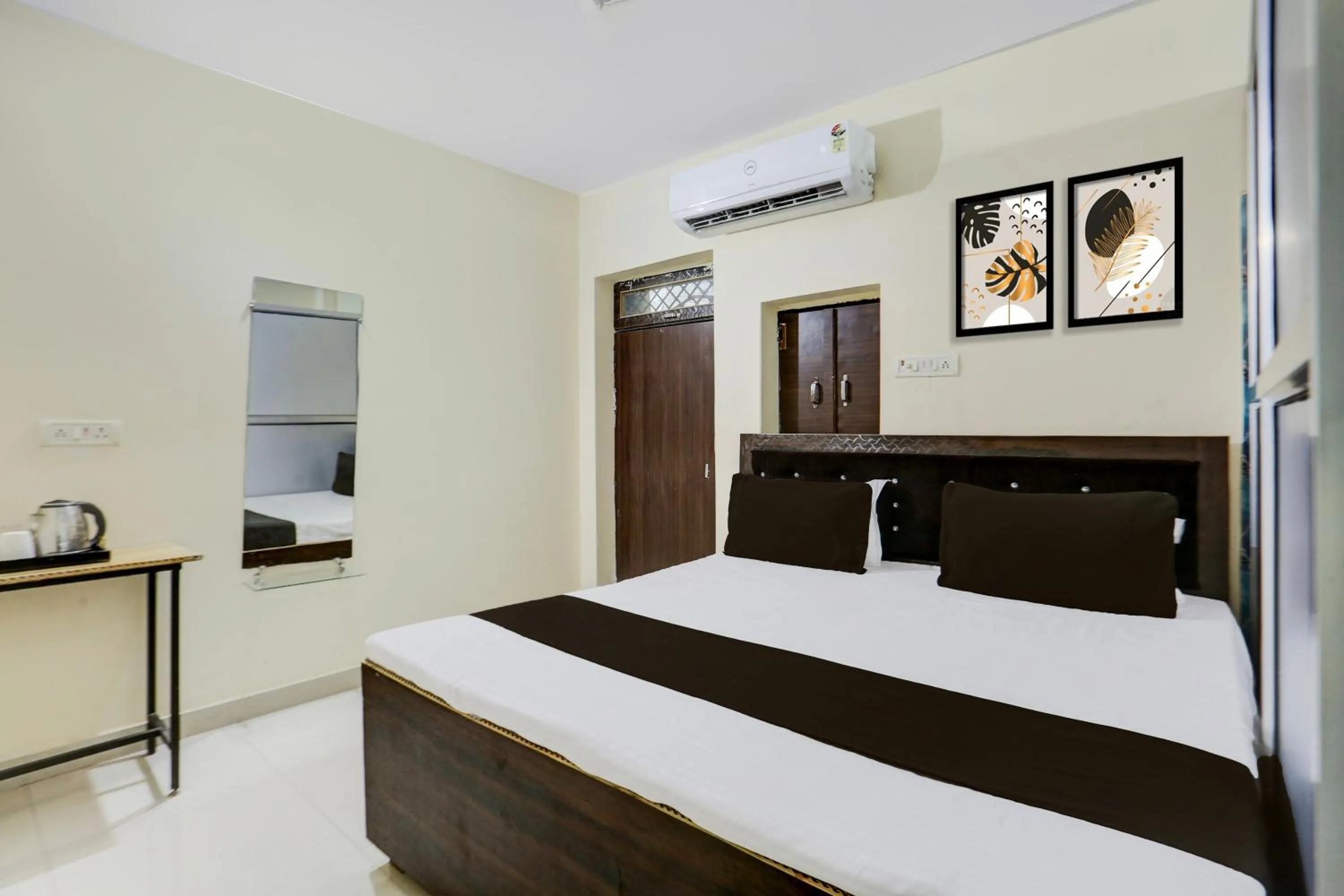 Bedroom in Hotel O SHRI DURGA HOTEL