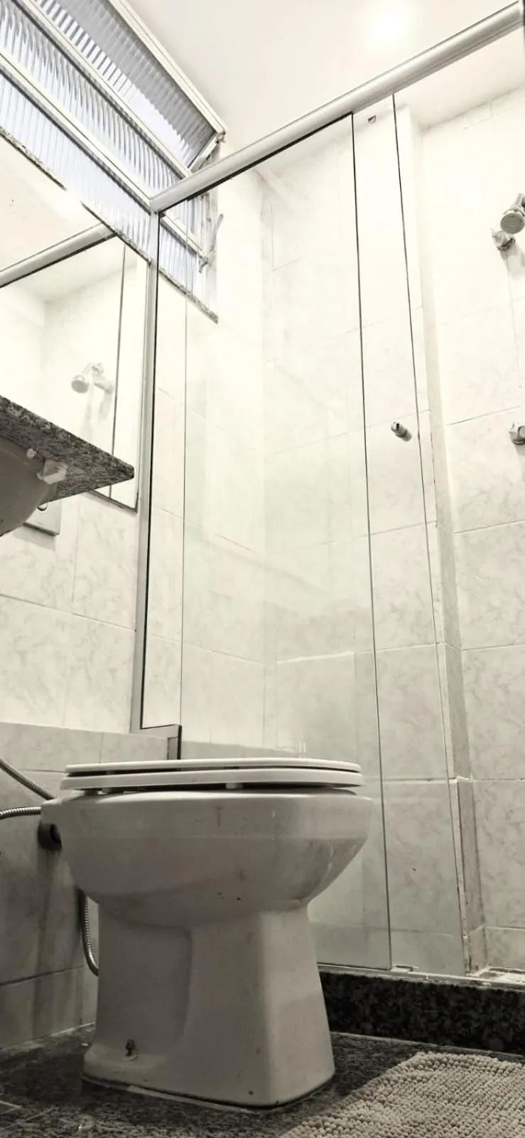 Copacabana 3 quartos ar cond a 2 qds da praia