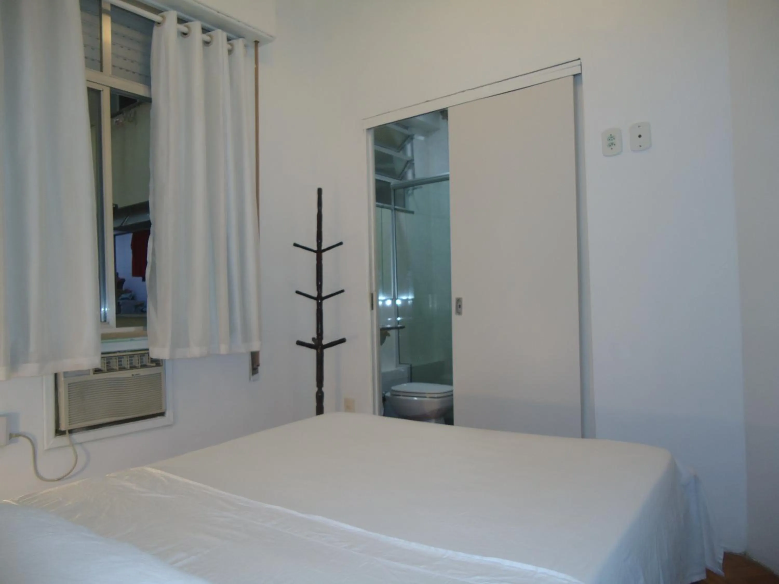 Bed in Copacabana 3 quartos ar cond a 2 qds da praia