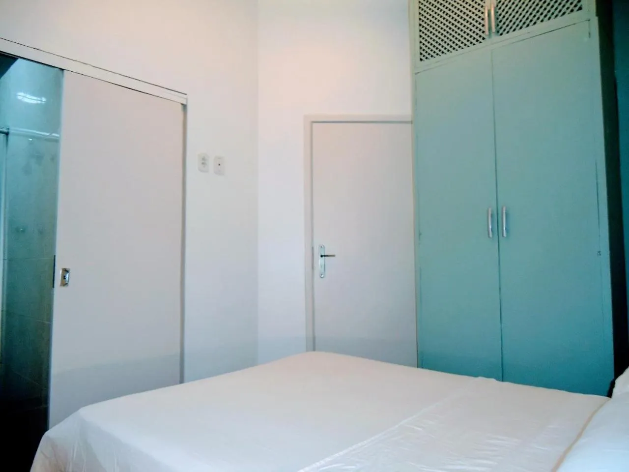 Bed in Copacabana 3 quartos ar cond a 2 qds da praia