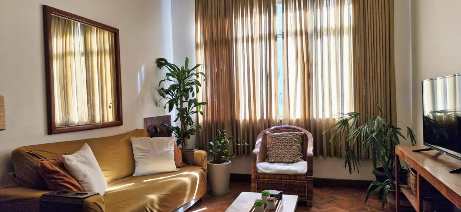 Copacabana 3 quartos ar cond a 2 qds da praia