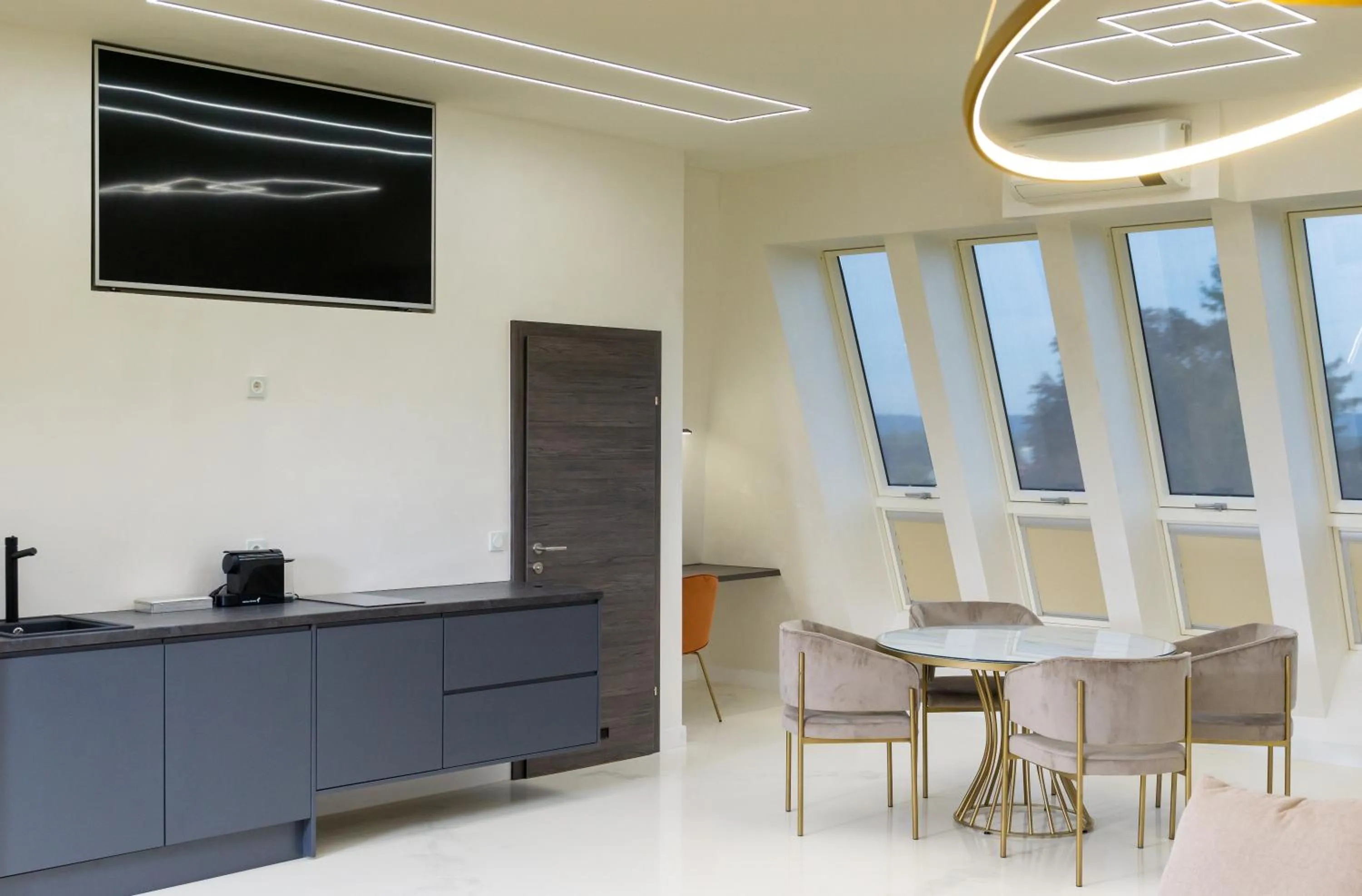 Kitchen or kitchenette in NED Hotel