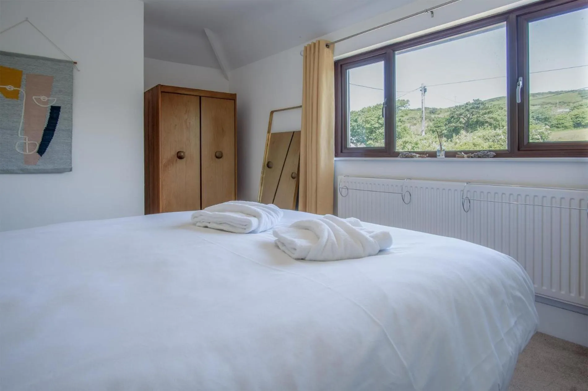 Floor plan, Bed in Avoca - 3 Bedroom Holiday Home - Llangennith