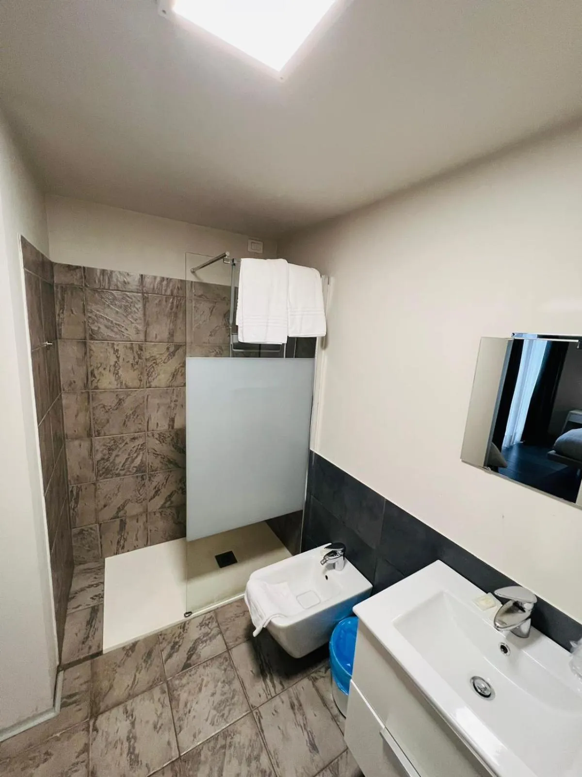 Shower in hotel garni Santa Caterina