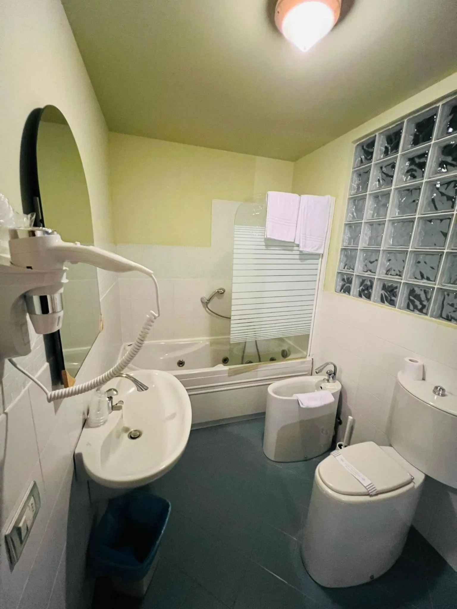 Bathroom in hotel garni Santa Caterina