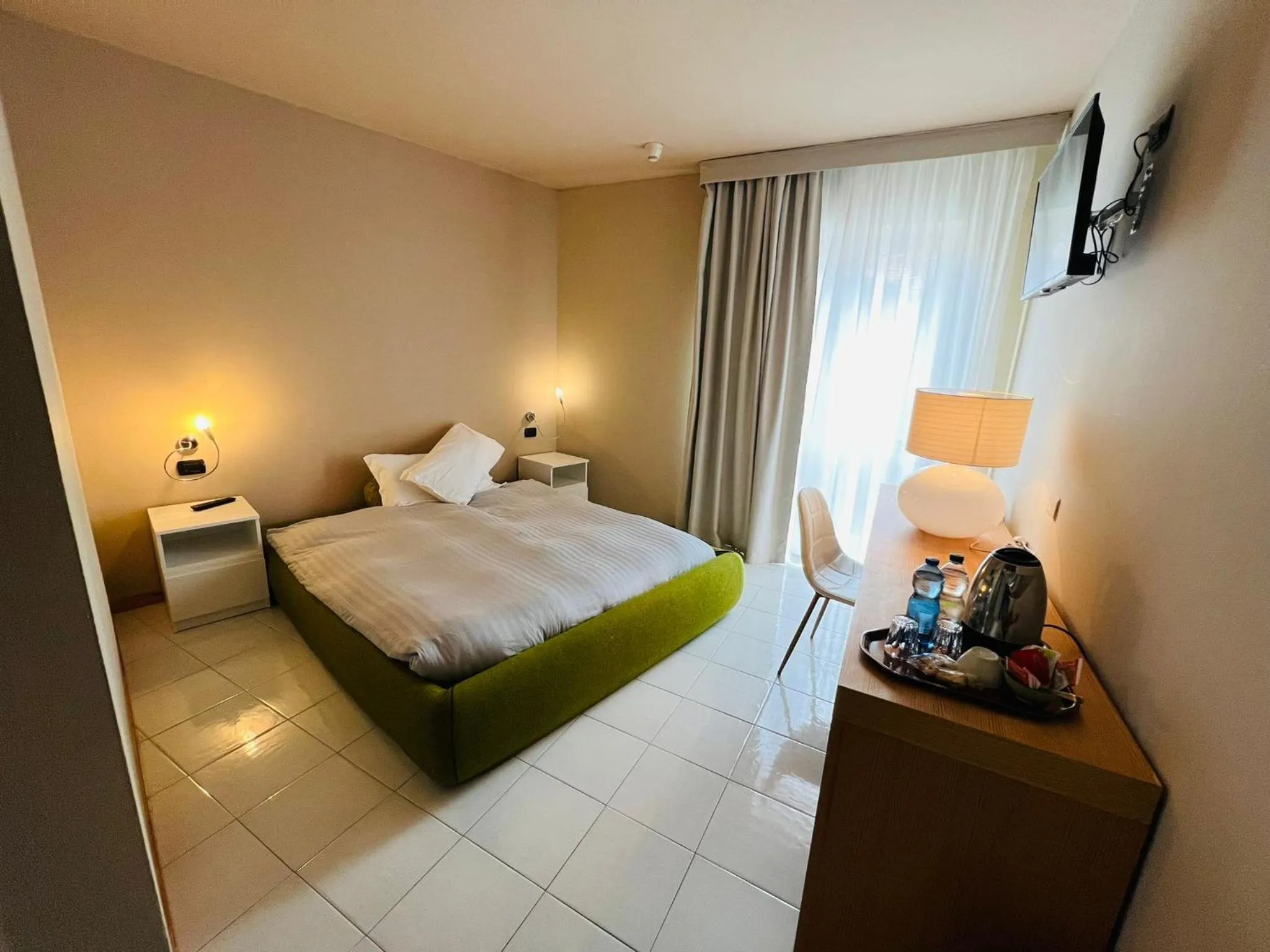 Photo of the whole room, Bed in hotel garni Santa Caterina