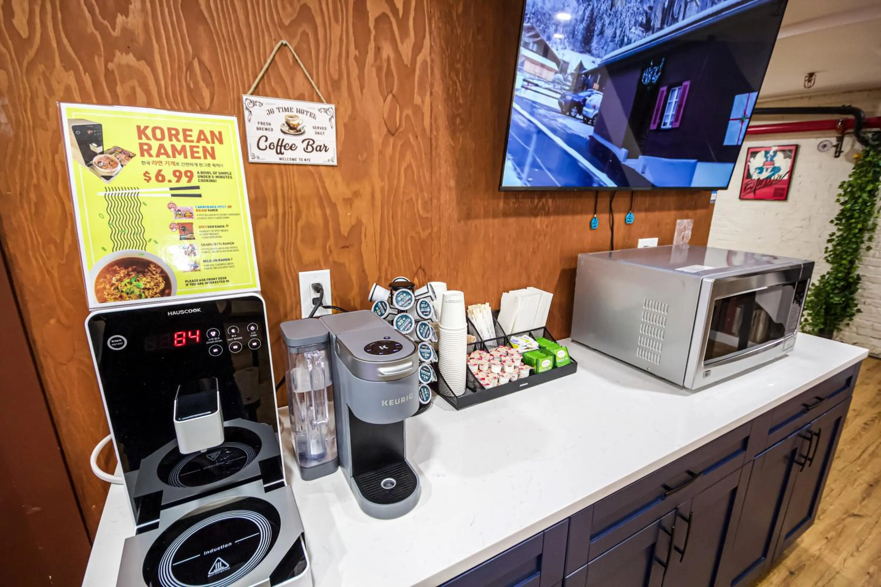 Lounge or bar in JG Times SQ Hotel by JGSTAY