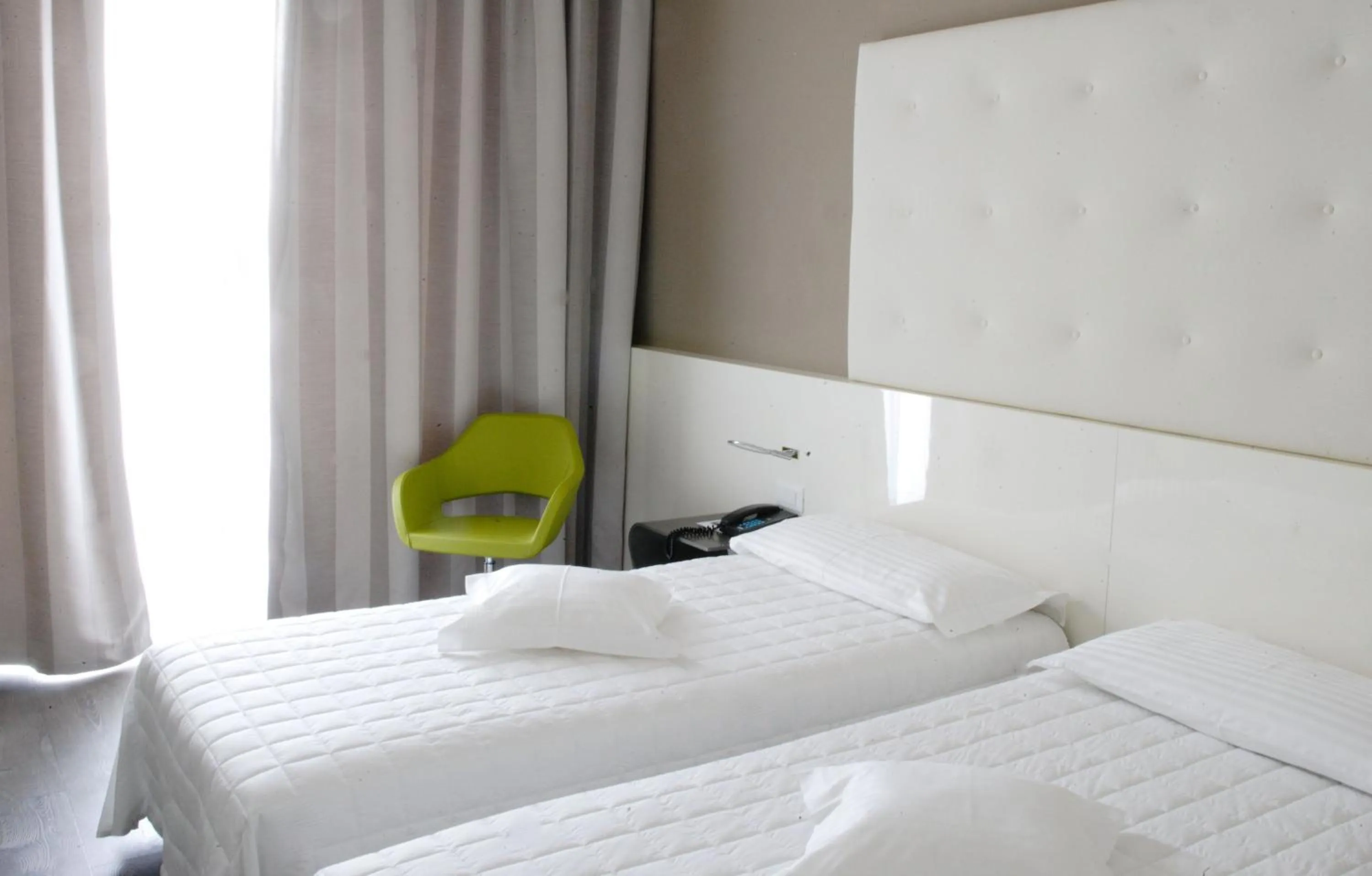 Bed in Hotel Desenzano