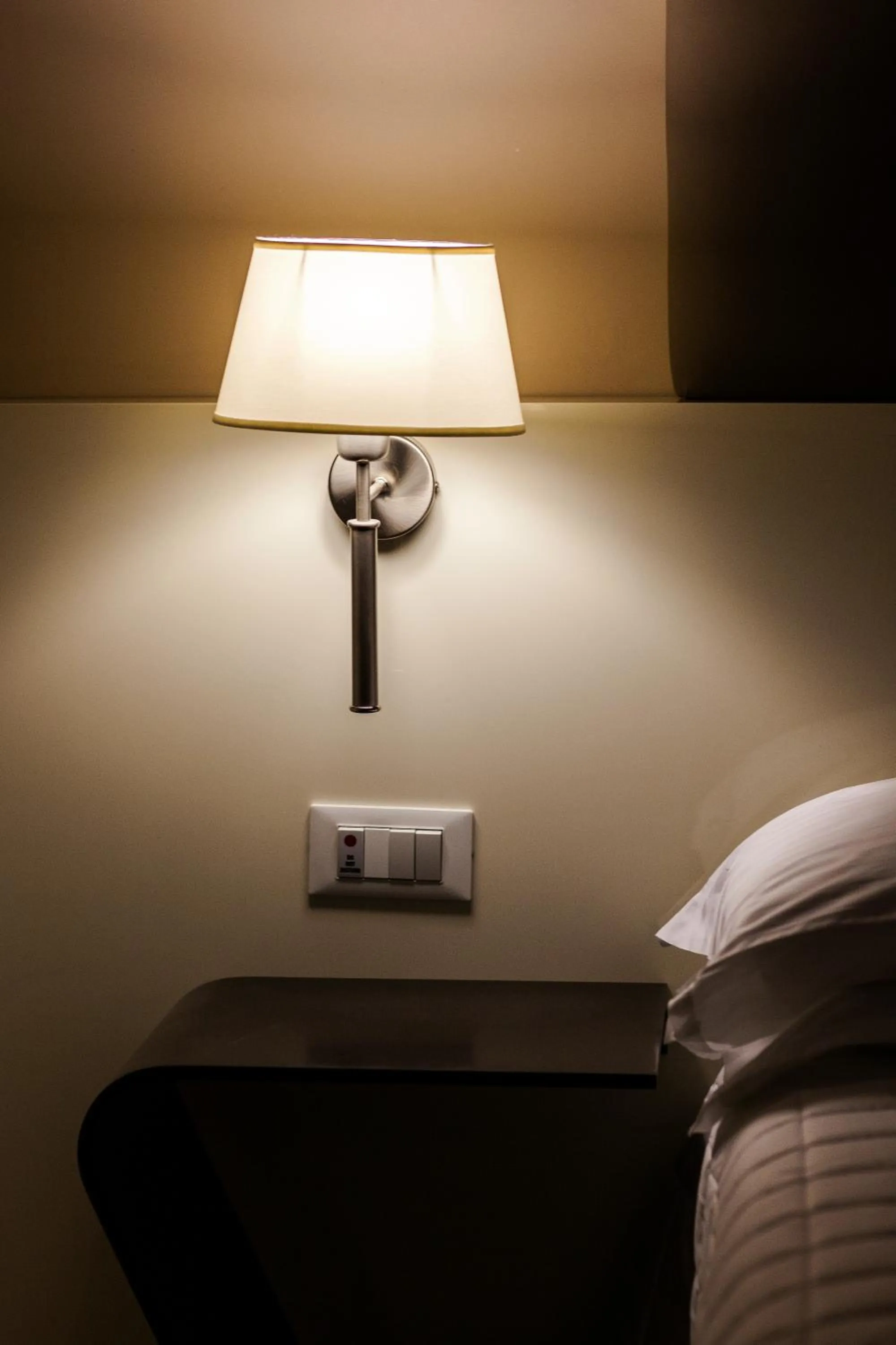 Photo of the whole room, Bed in Hotel Desenzano