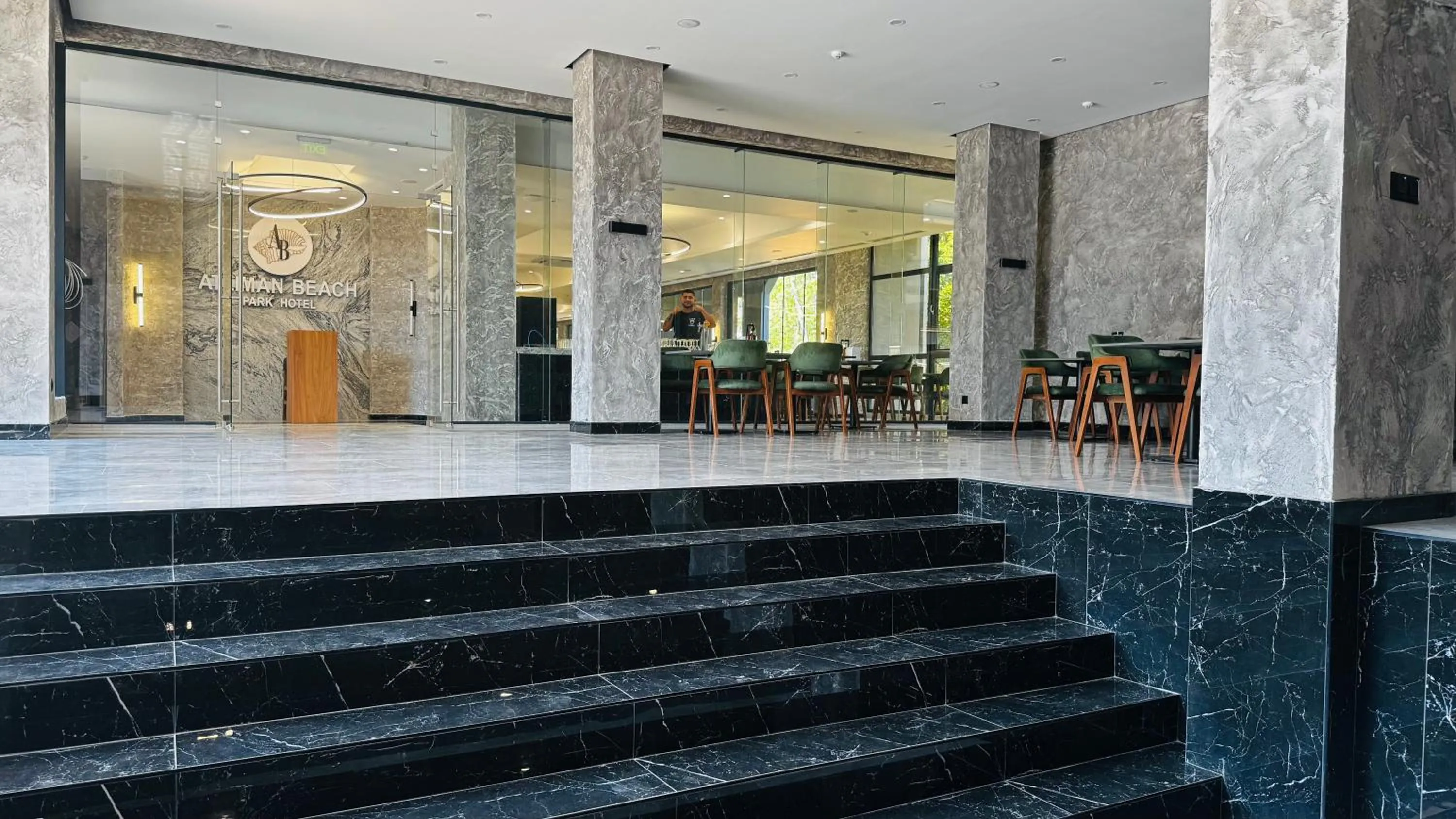 Restaurant/places to eat in Atliman Beach Park Hotel