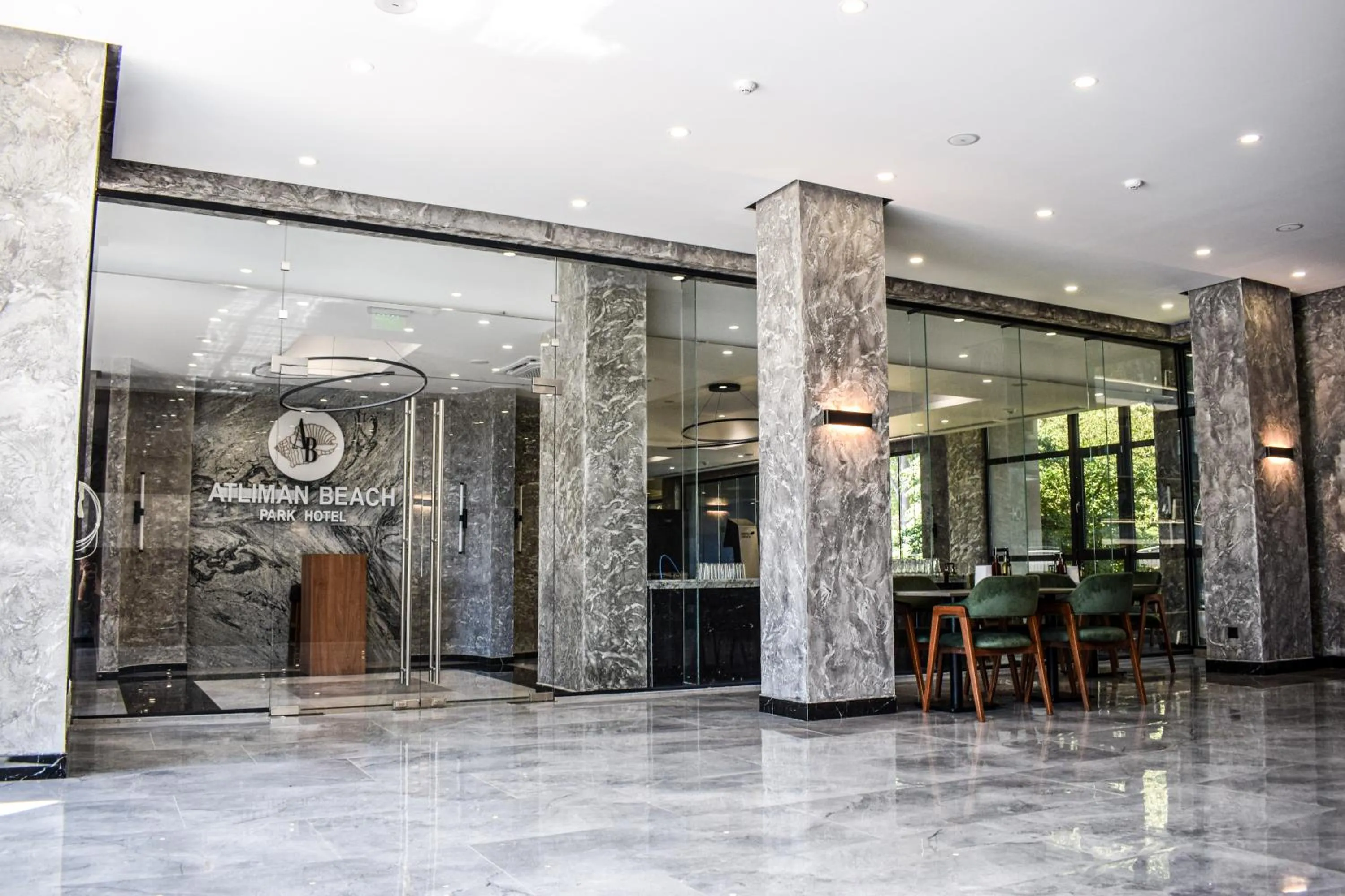 Restaurant/places to eat in Atliman Beach Park Hotel