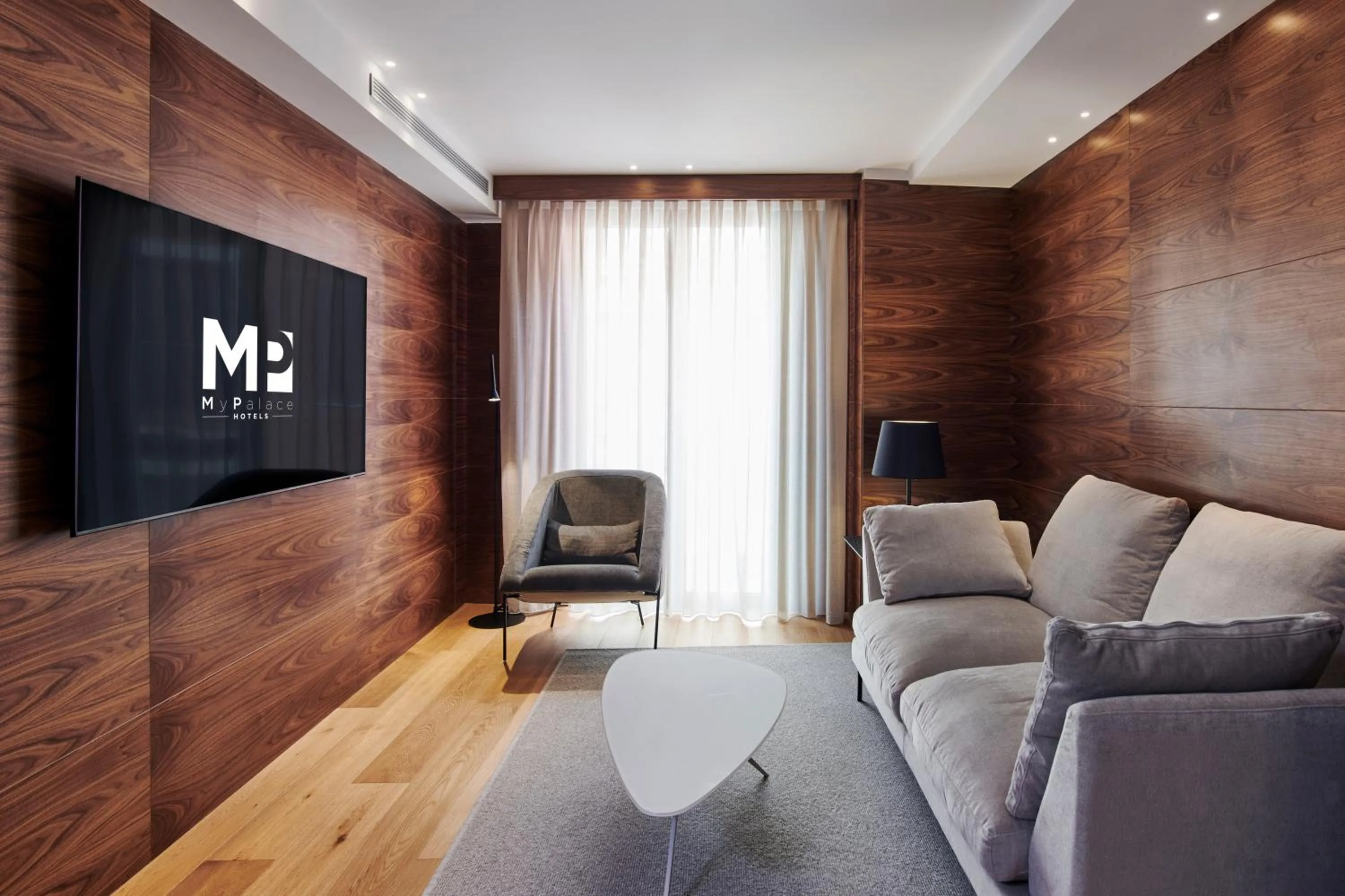 TV and multimedia in Hotel MyPalace León