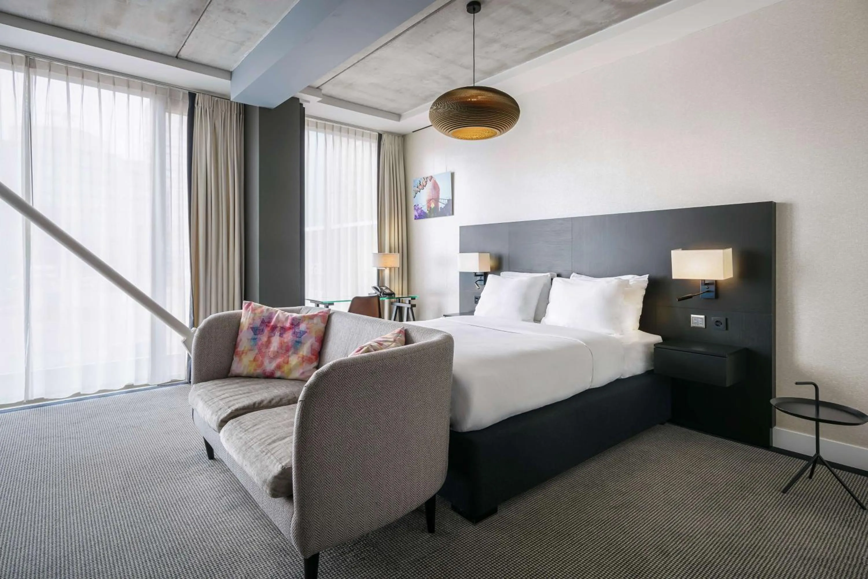 Bed in DoubleTree by Hilton Amsterdam - NDSM Wharf