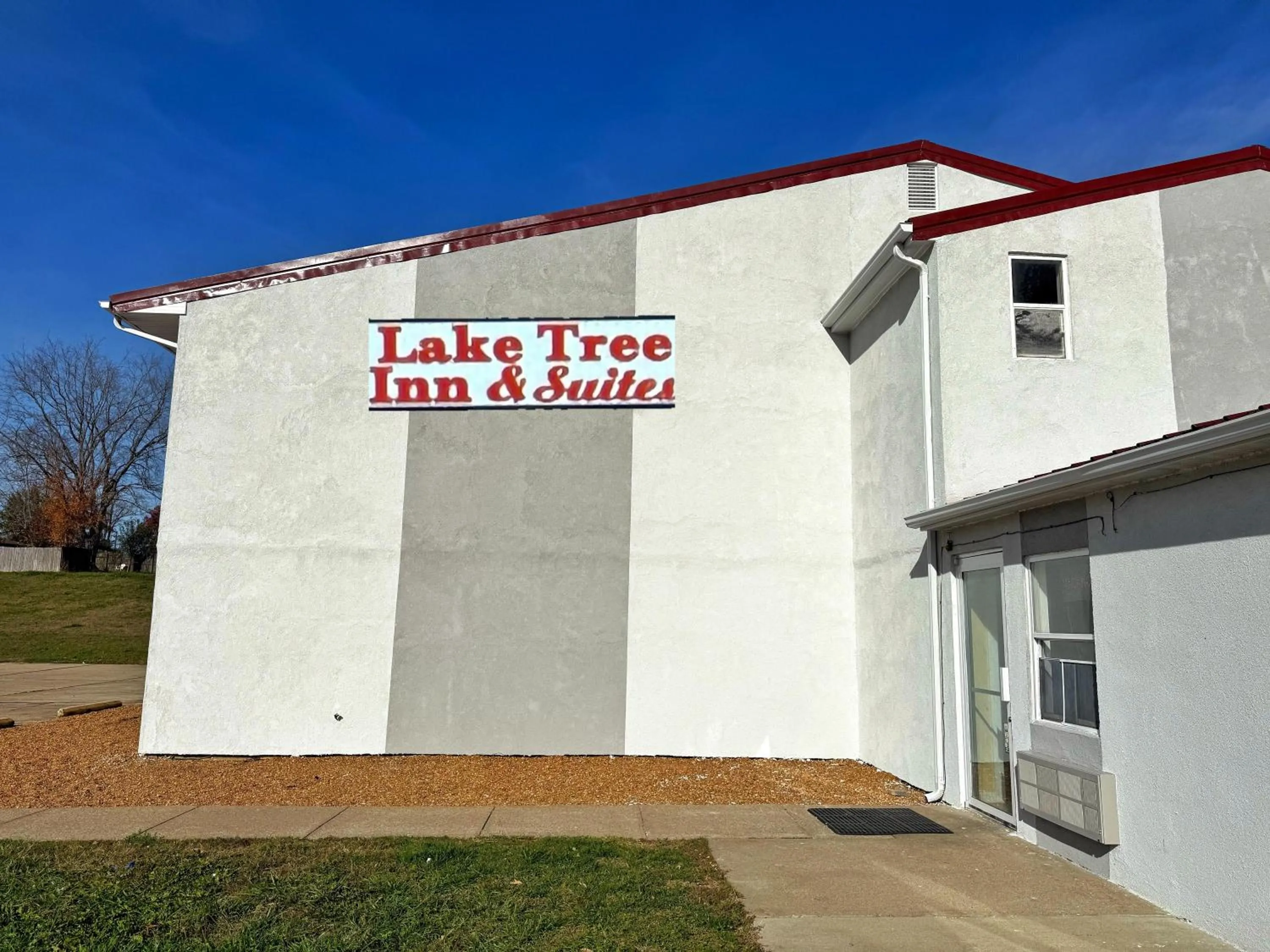 Lake Tree Inn & Suites