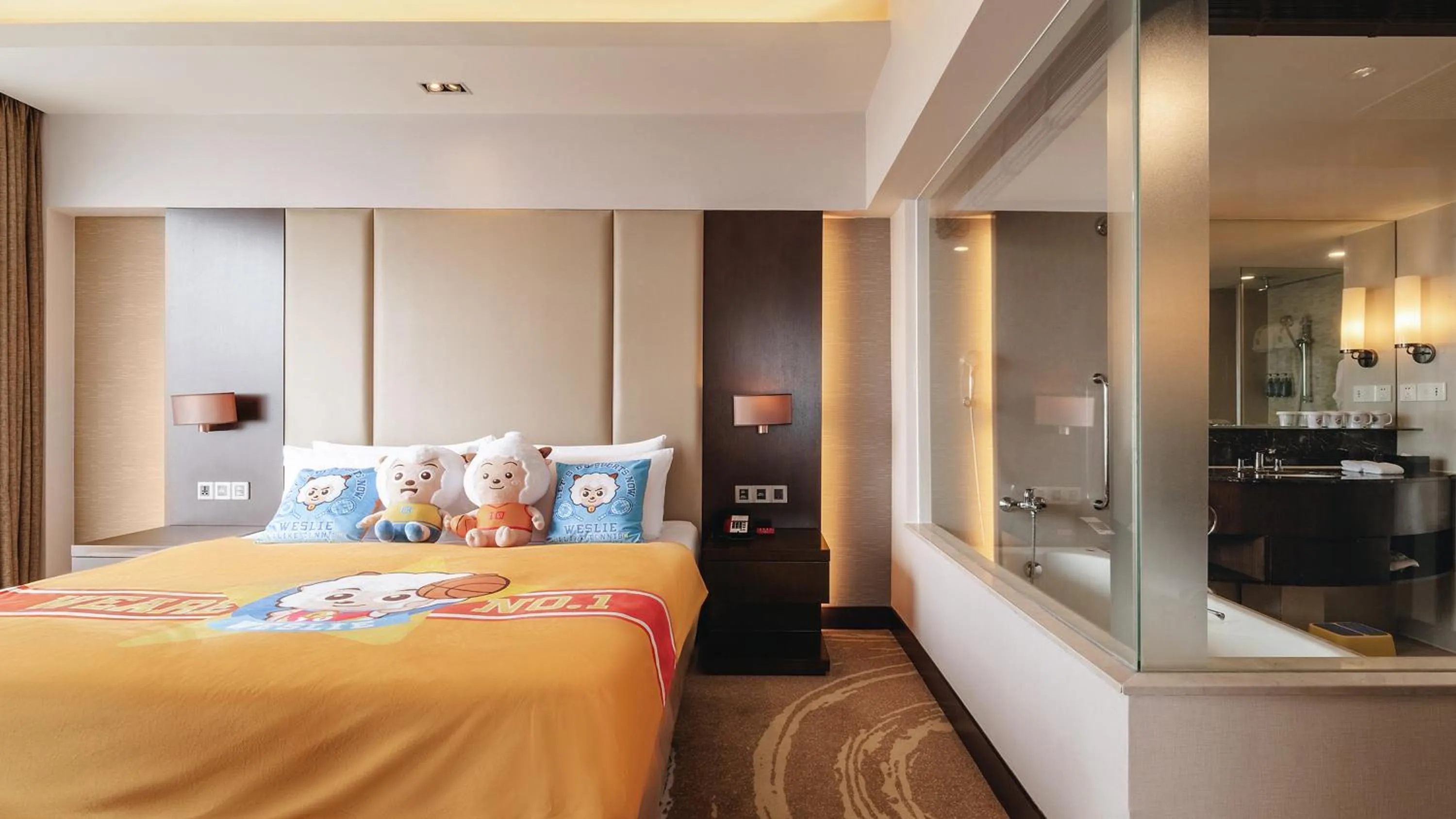Photo of the whole room, Bed in Crowne Plaza Kunming City Centre by IHG