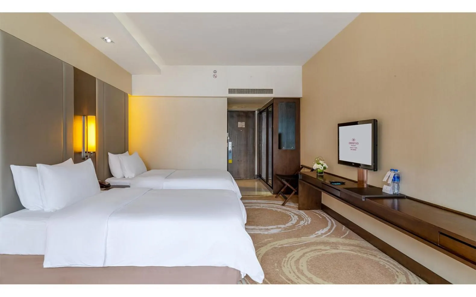Photo of the whole room, Bed in Crowne Plaza Kunming City Centre by IHG