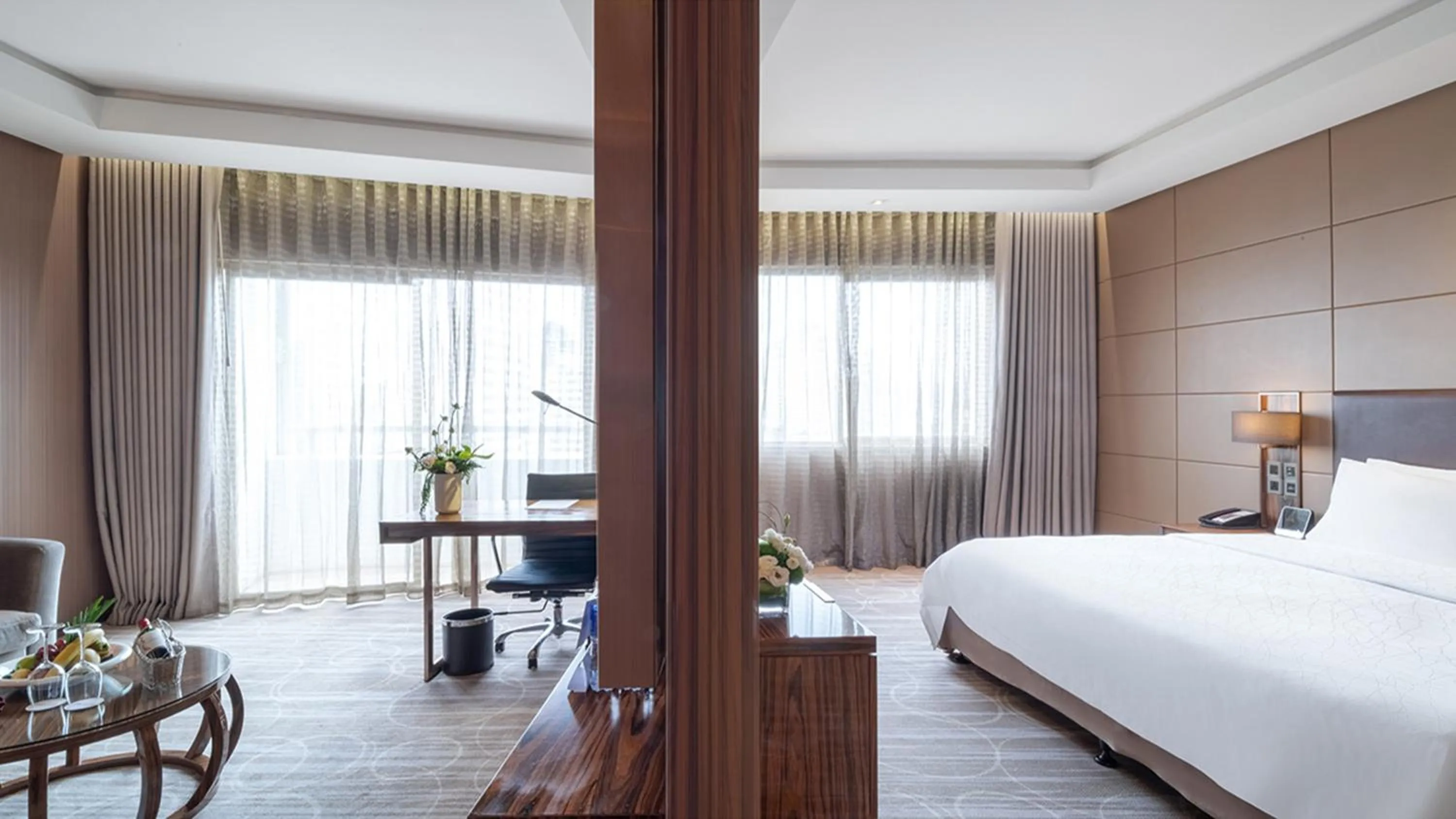 Photo of the whole room, Bed in Crowne Plaza Kunming City Centre by IHG