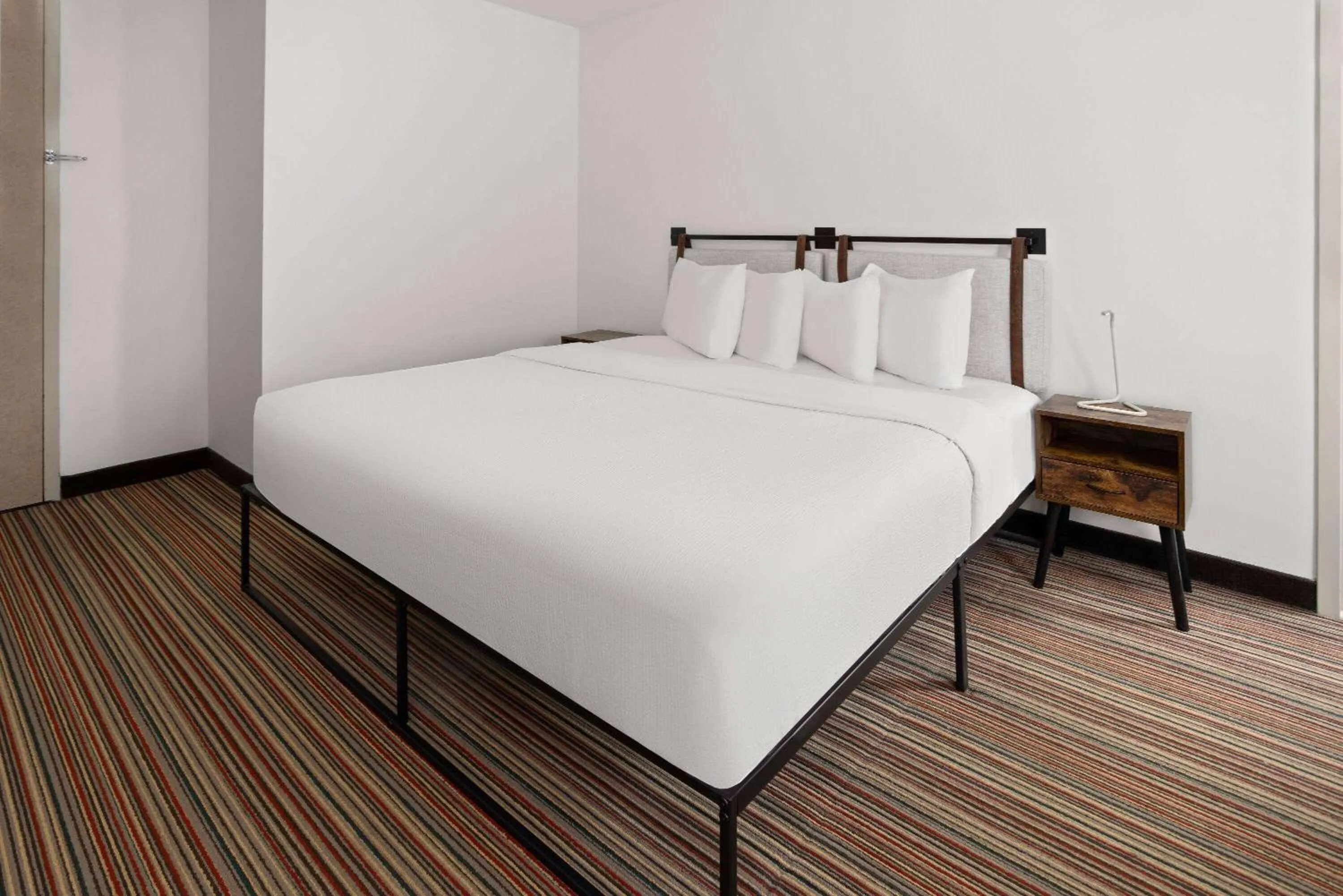 Photo of the whole room in The Herald by LuxUrban