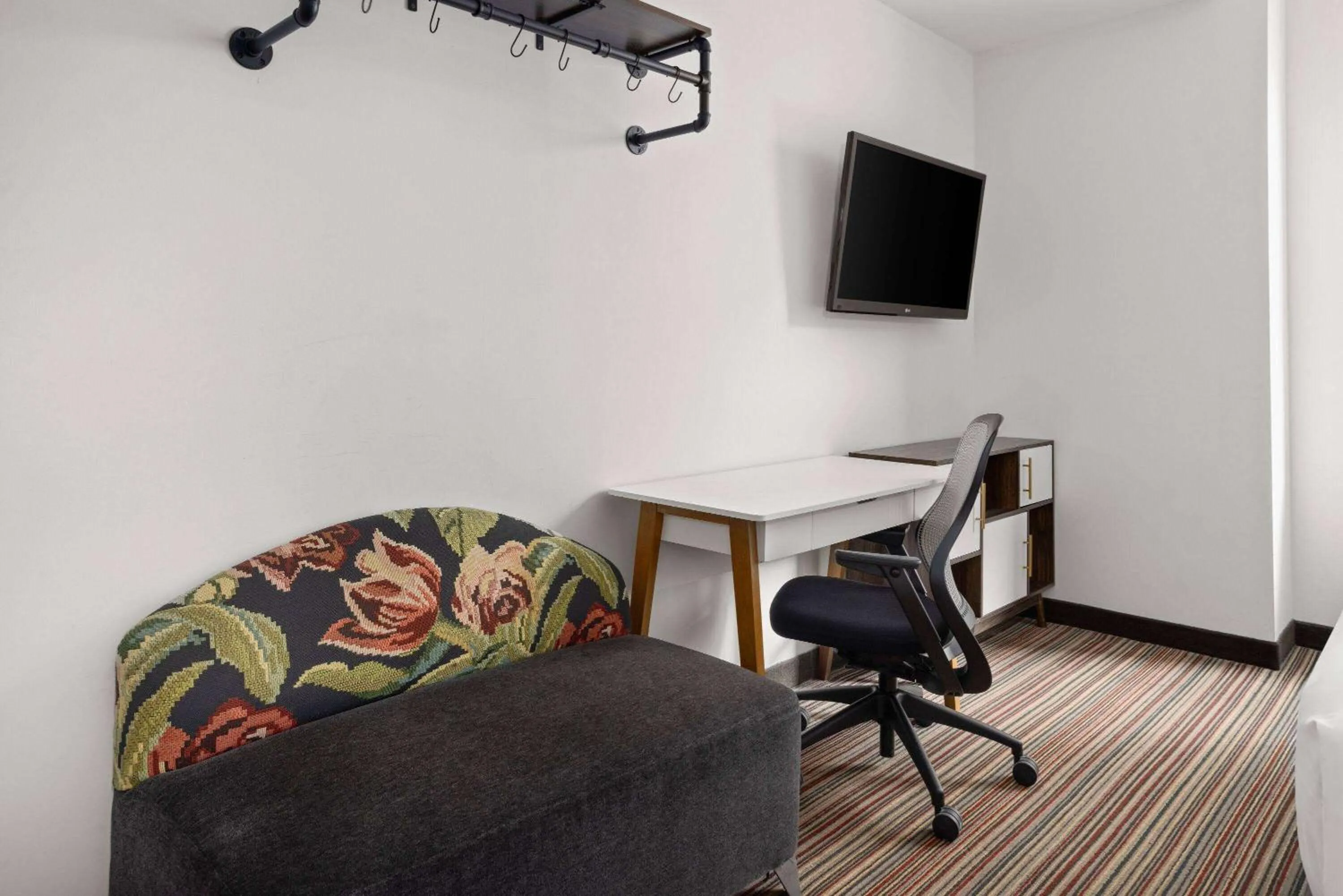 Photo of the whole room in The Herald by LuxUrban