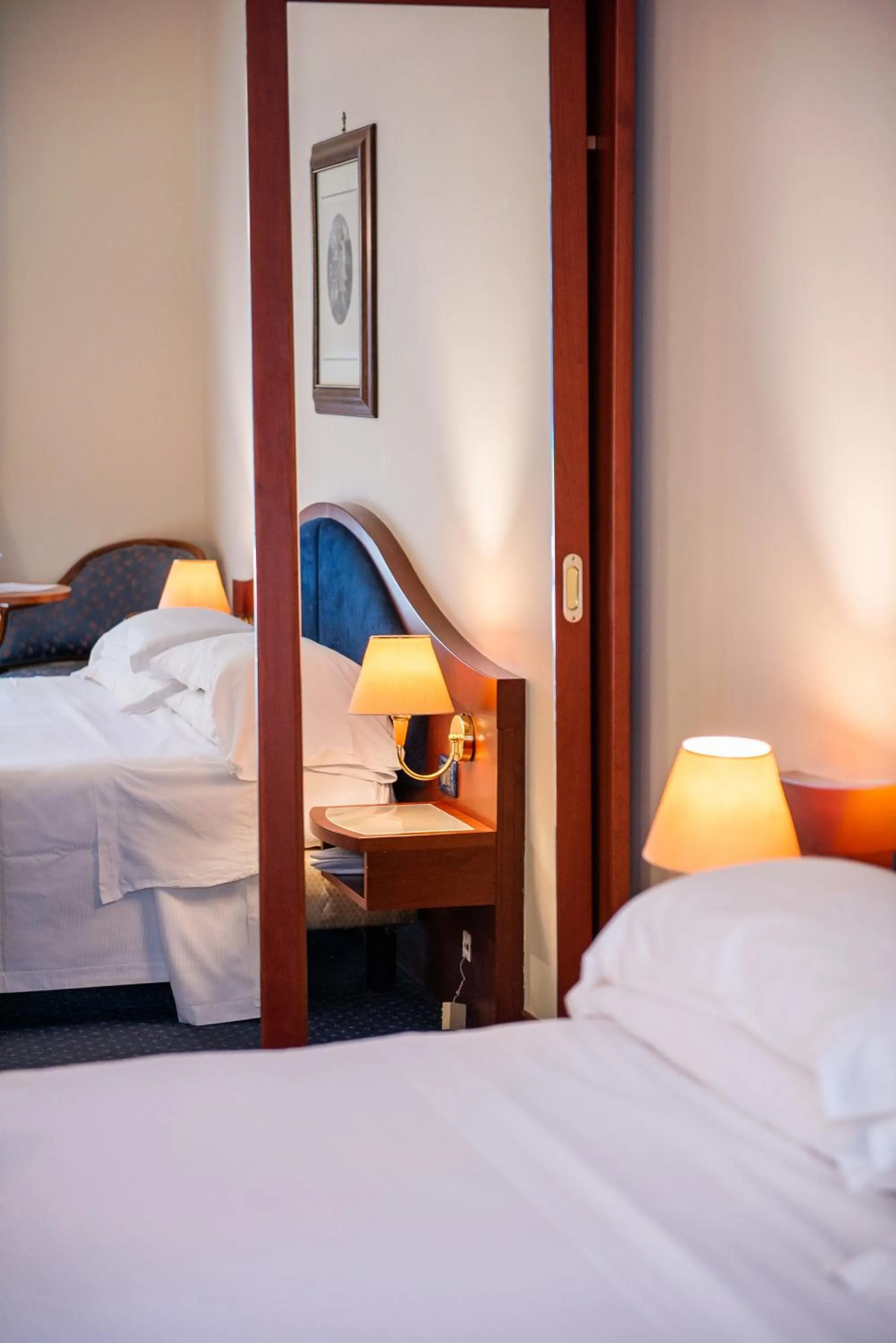 wardrobe, Bed in Massimo Plaza Hotel