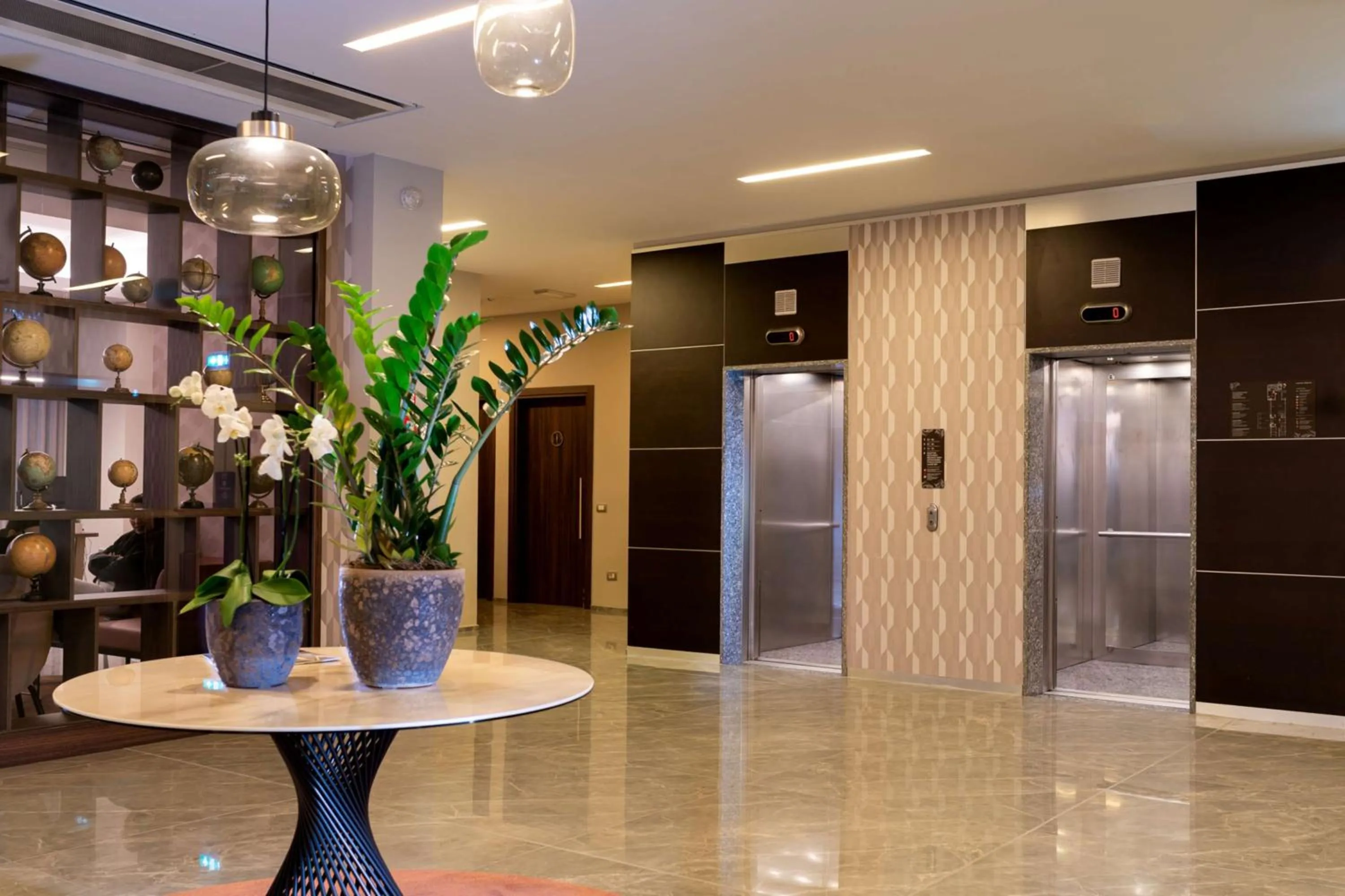 Lobby or reception in Doubletree by Hilton Milan Malpensa Solbiate Olona