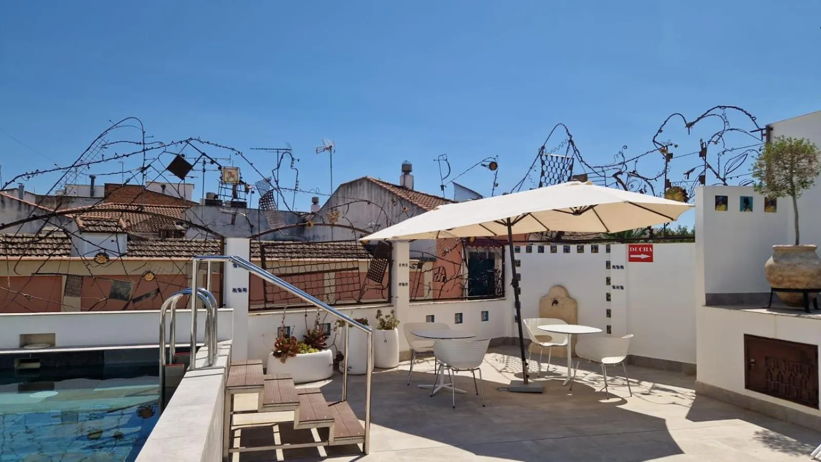 Swimming pool in Hotel Oleum - Parking Gratuito bajo disponibilidad y reserva previa