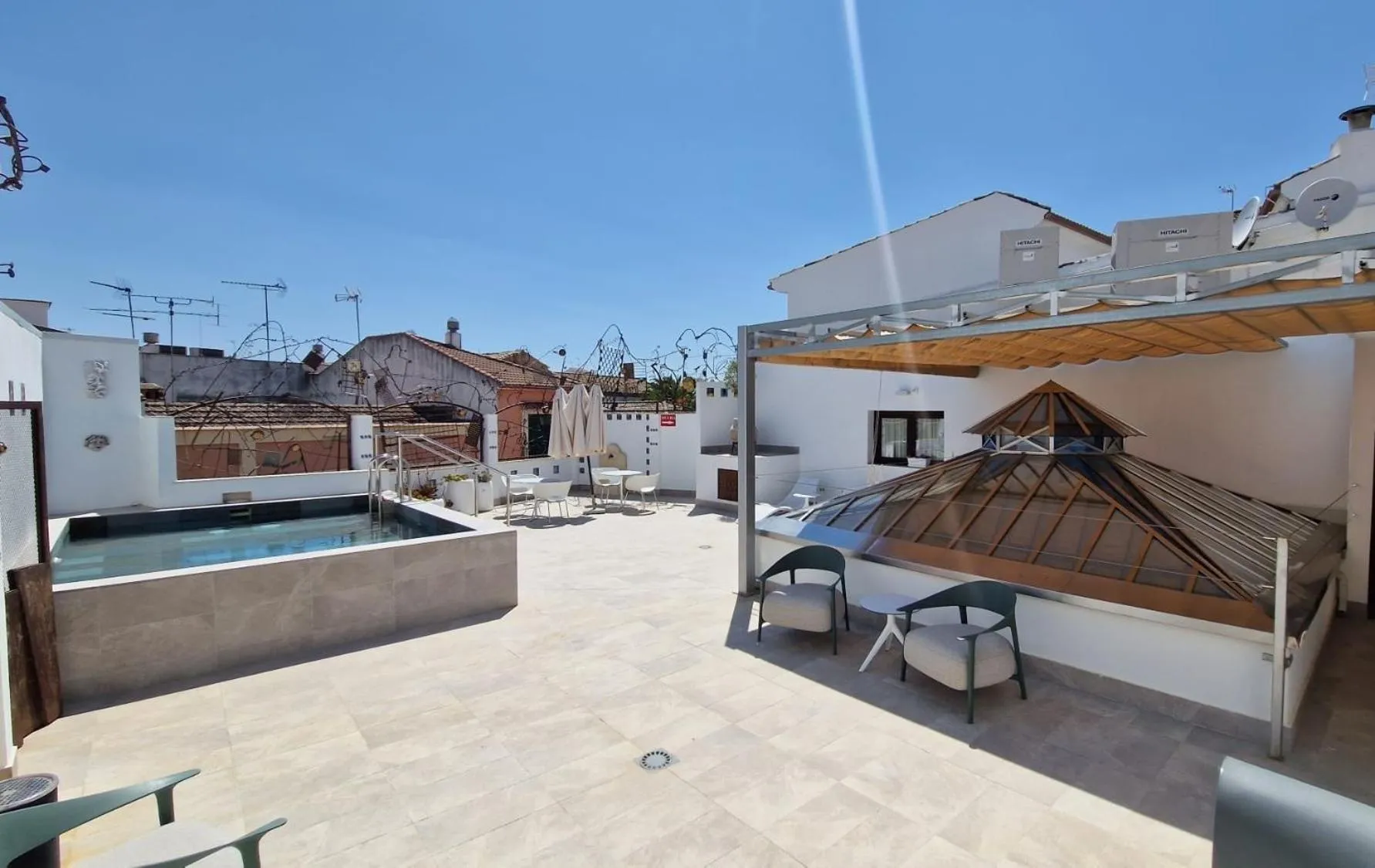 Swimming pool in Hotel Oleum - Parking Gratuito bajo disponibilidad y reserva previa