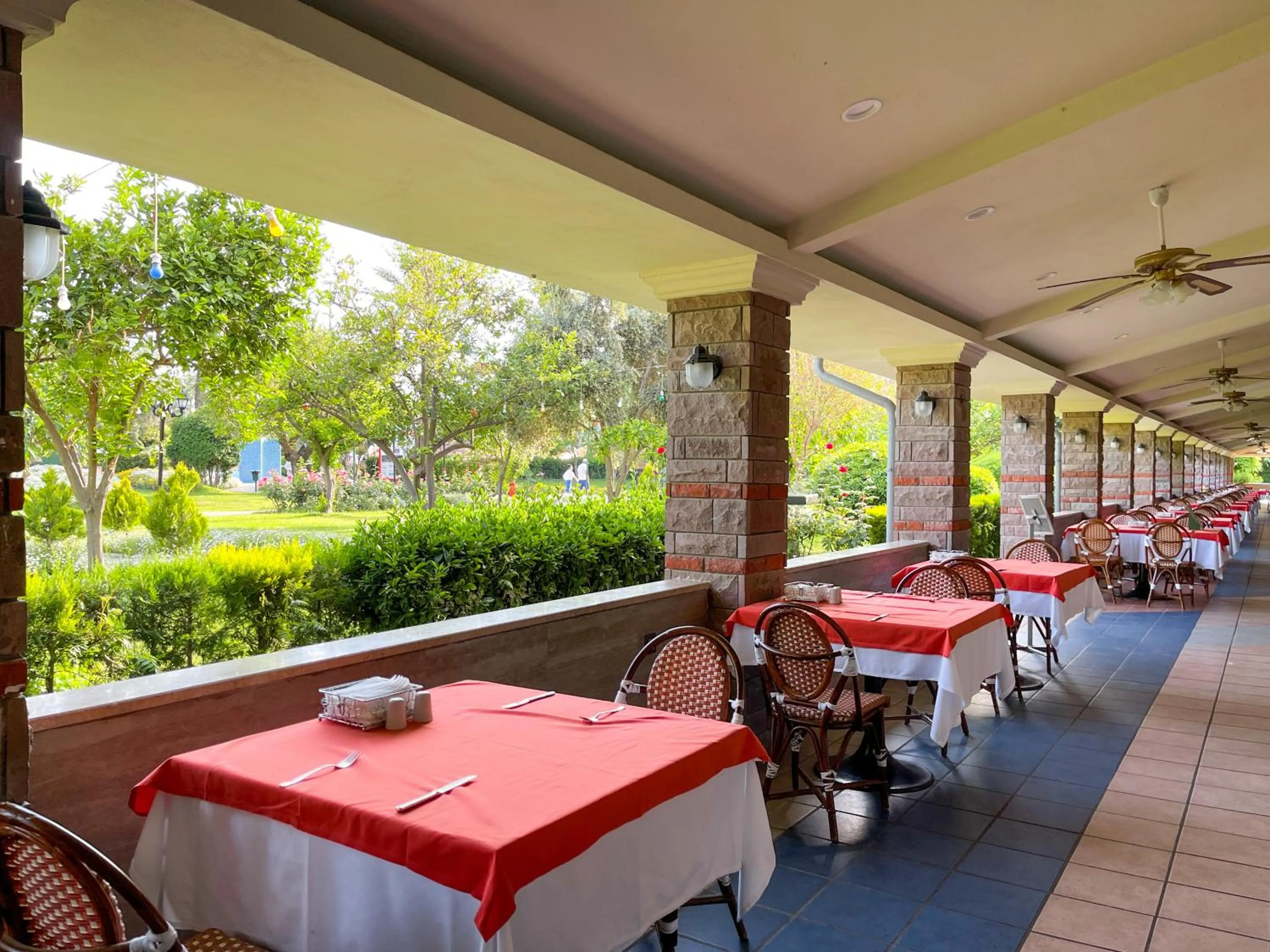 Restaurant/places to eat in Belconti Resort Hotel