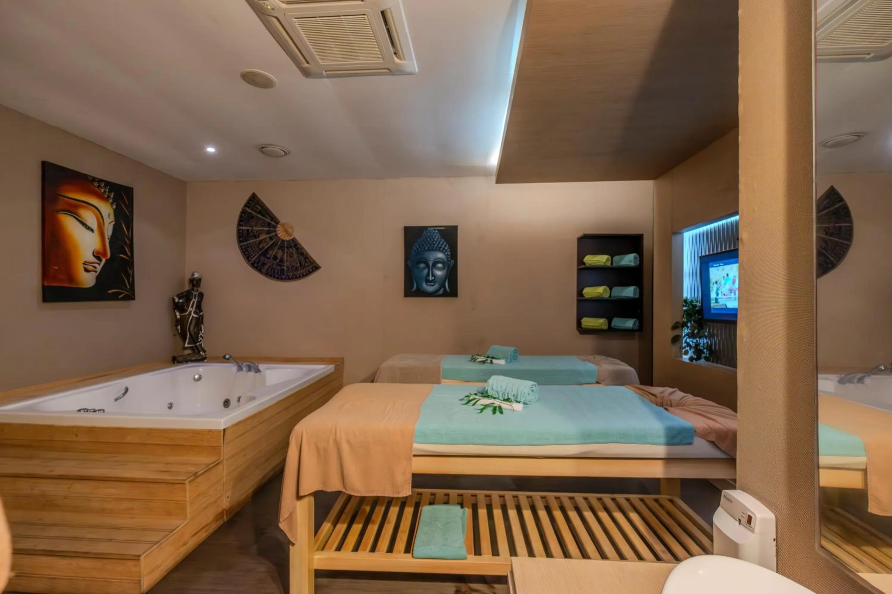 Massage, Bed in Belconti Resort Hotel