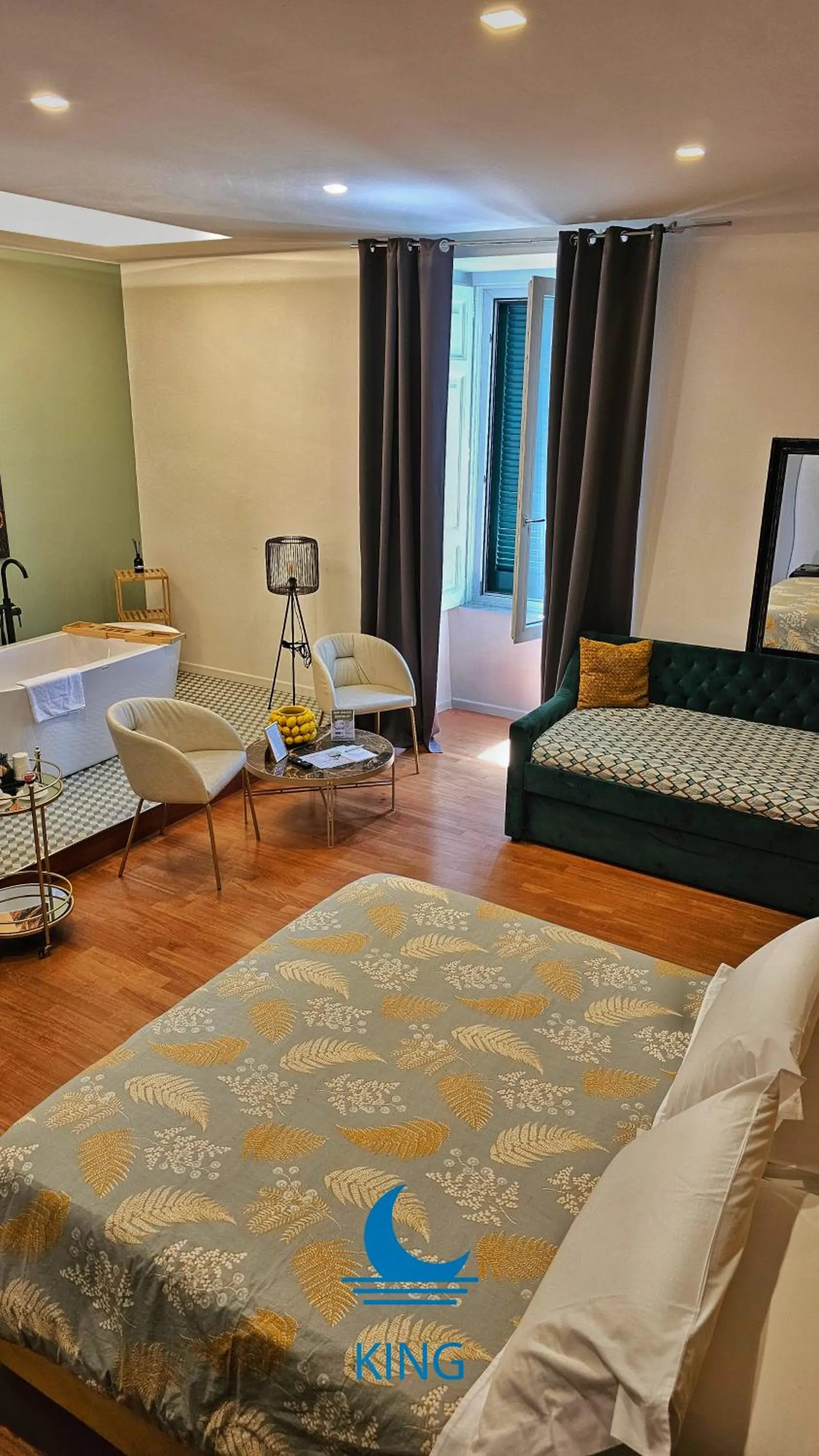 Photo of the whole room, Bed in MareLuna Rooms