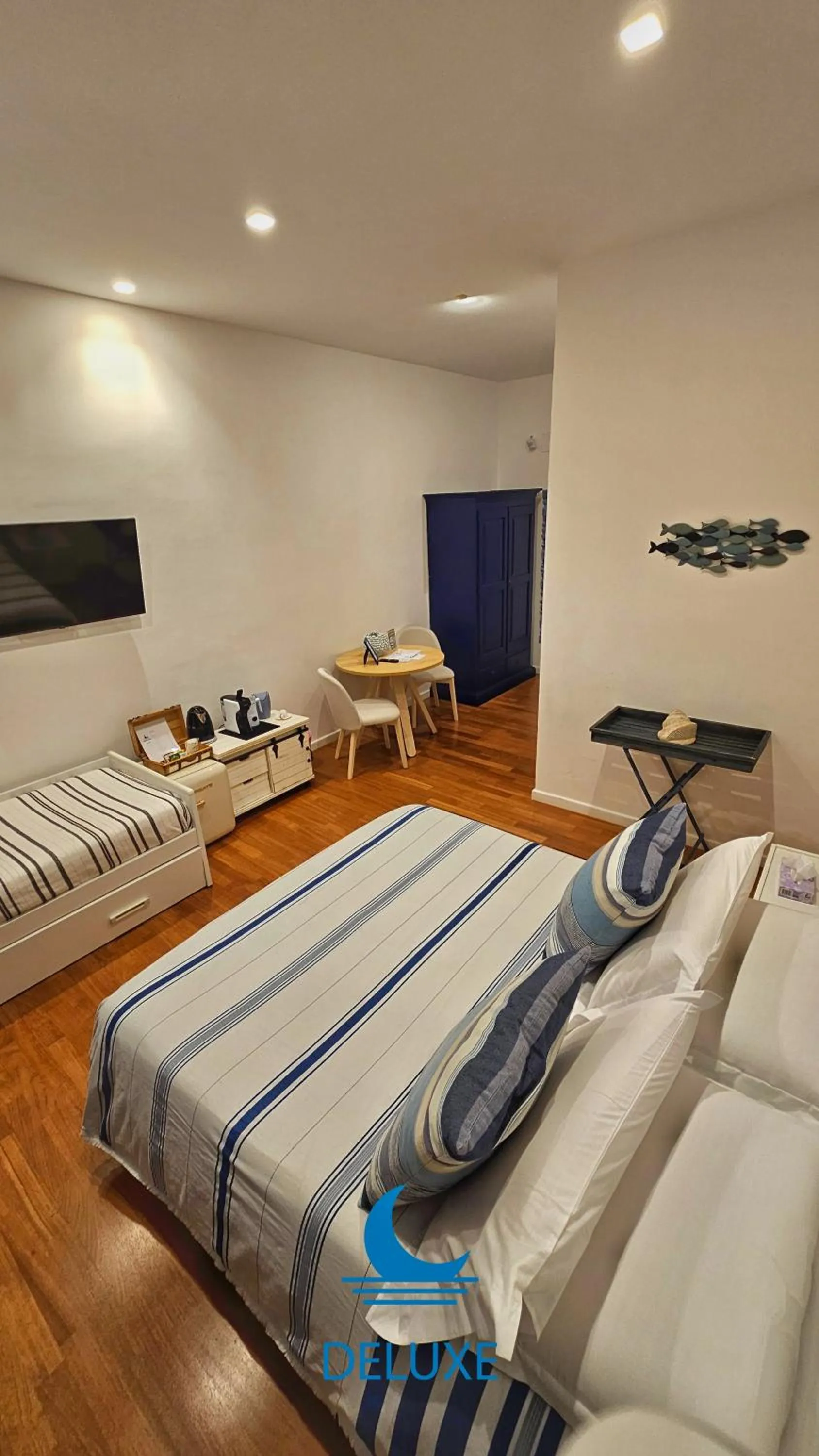 Photo of the whole room, Bed in MareLuna Rooms